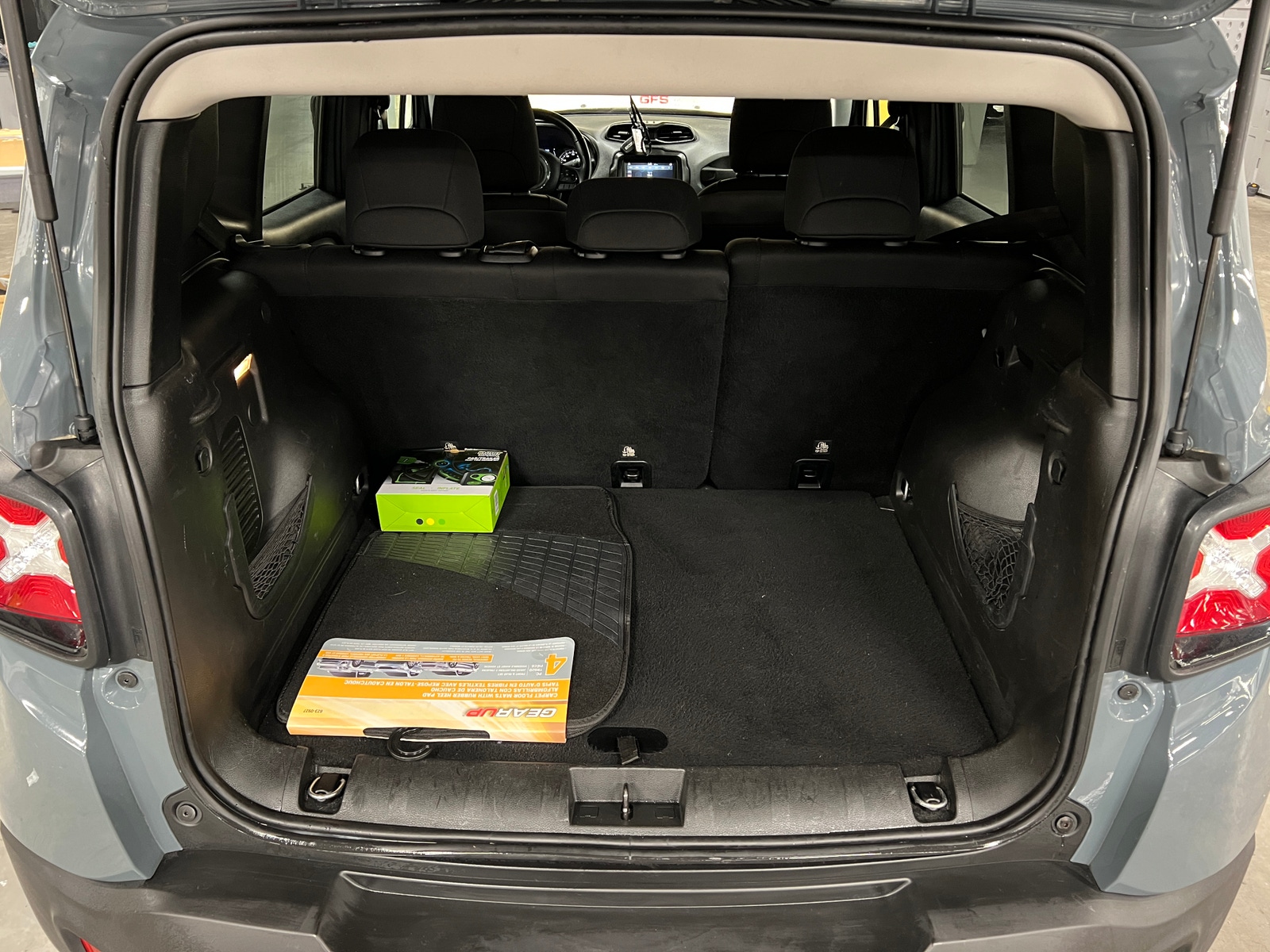 Thumbnail: 2018 Jeep Renegade - 7