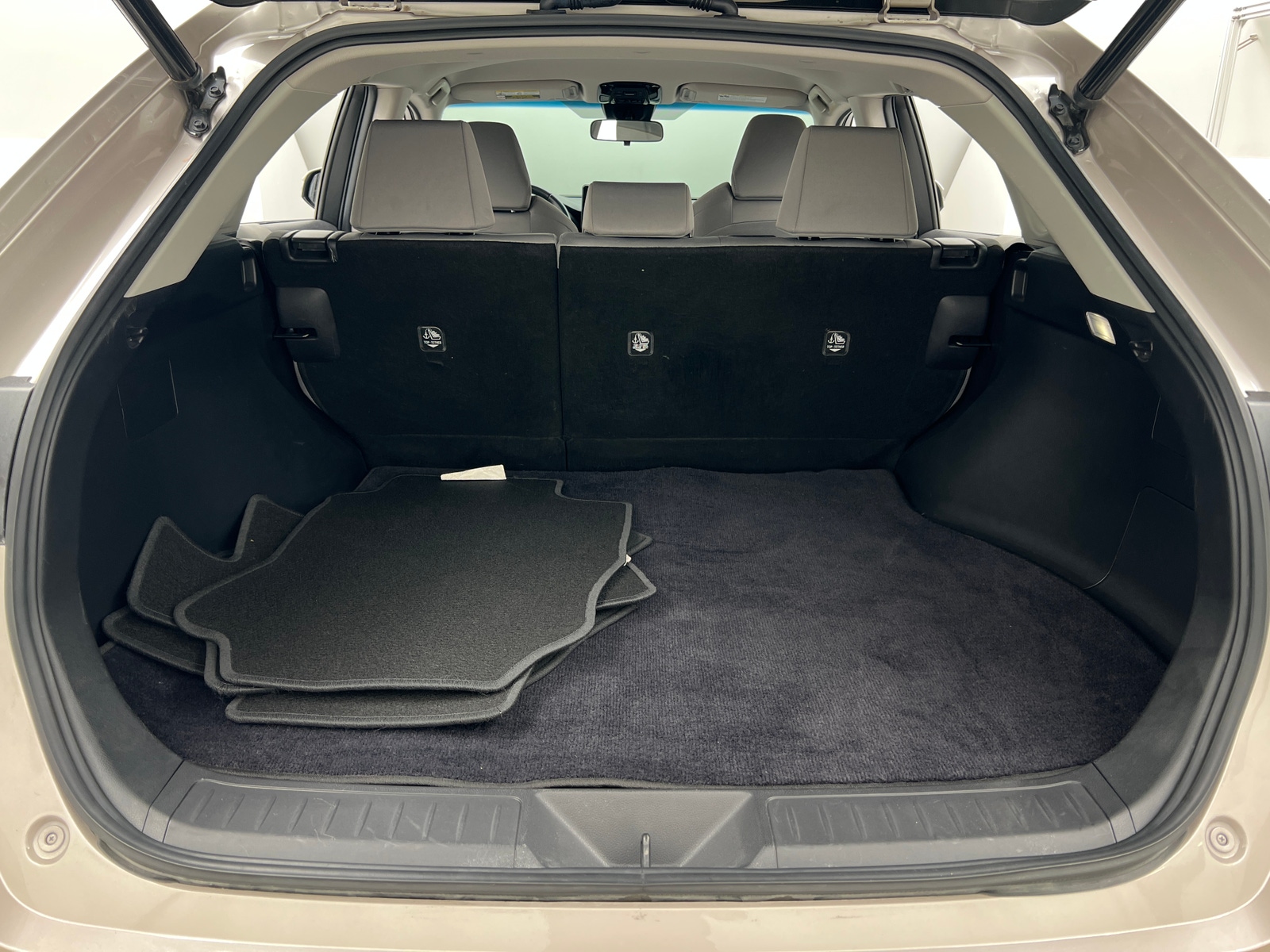 Thumbnail: 2021 Toyota Venza - 7