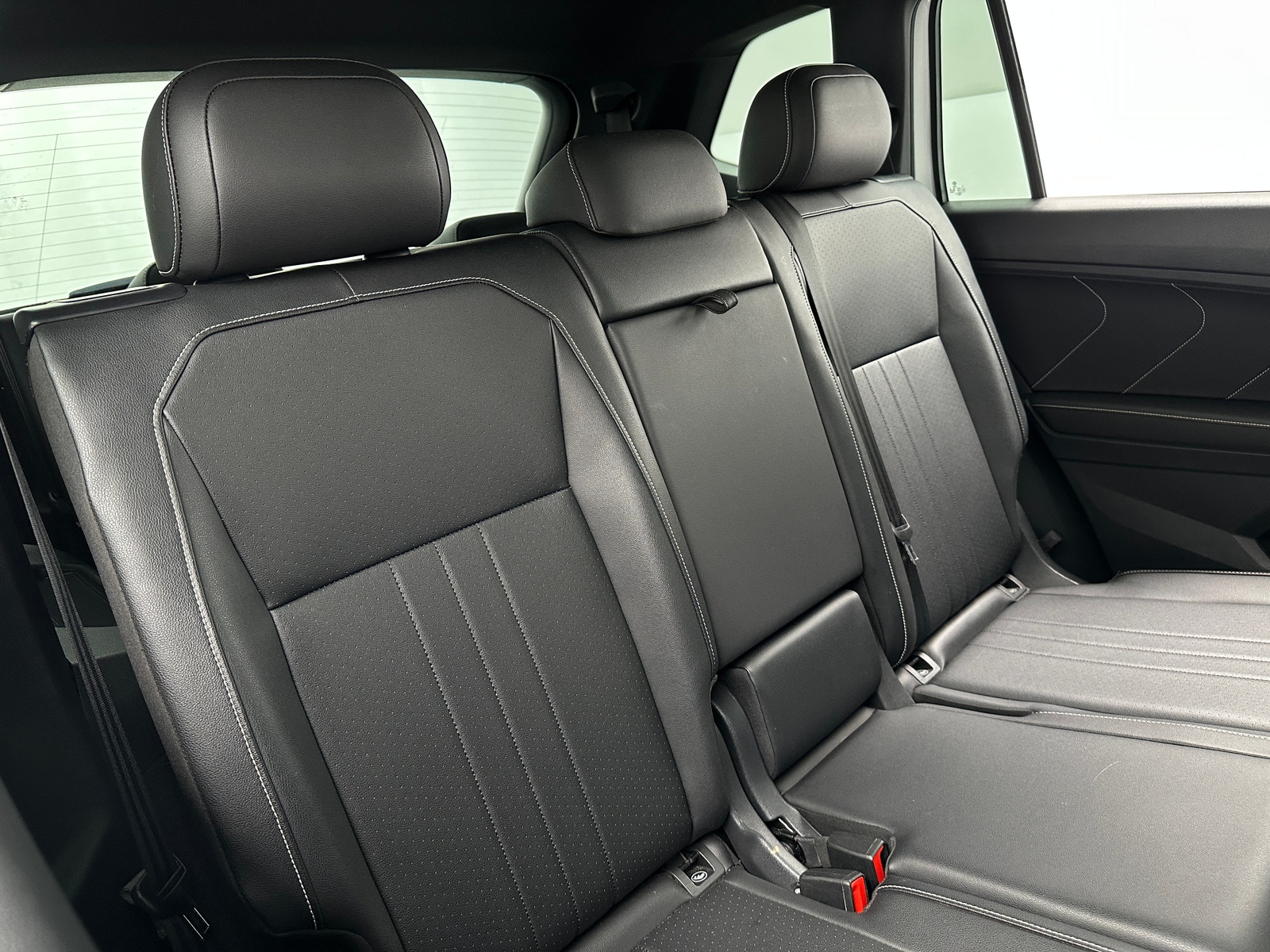 Thumbnail: 2023 Volkswagen Tiguan - 5