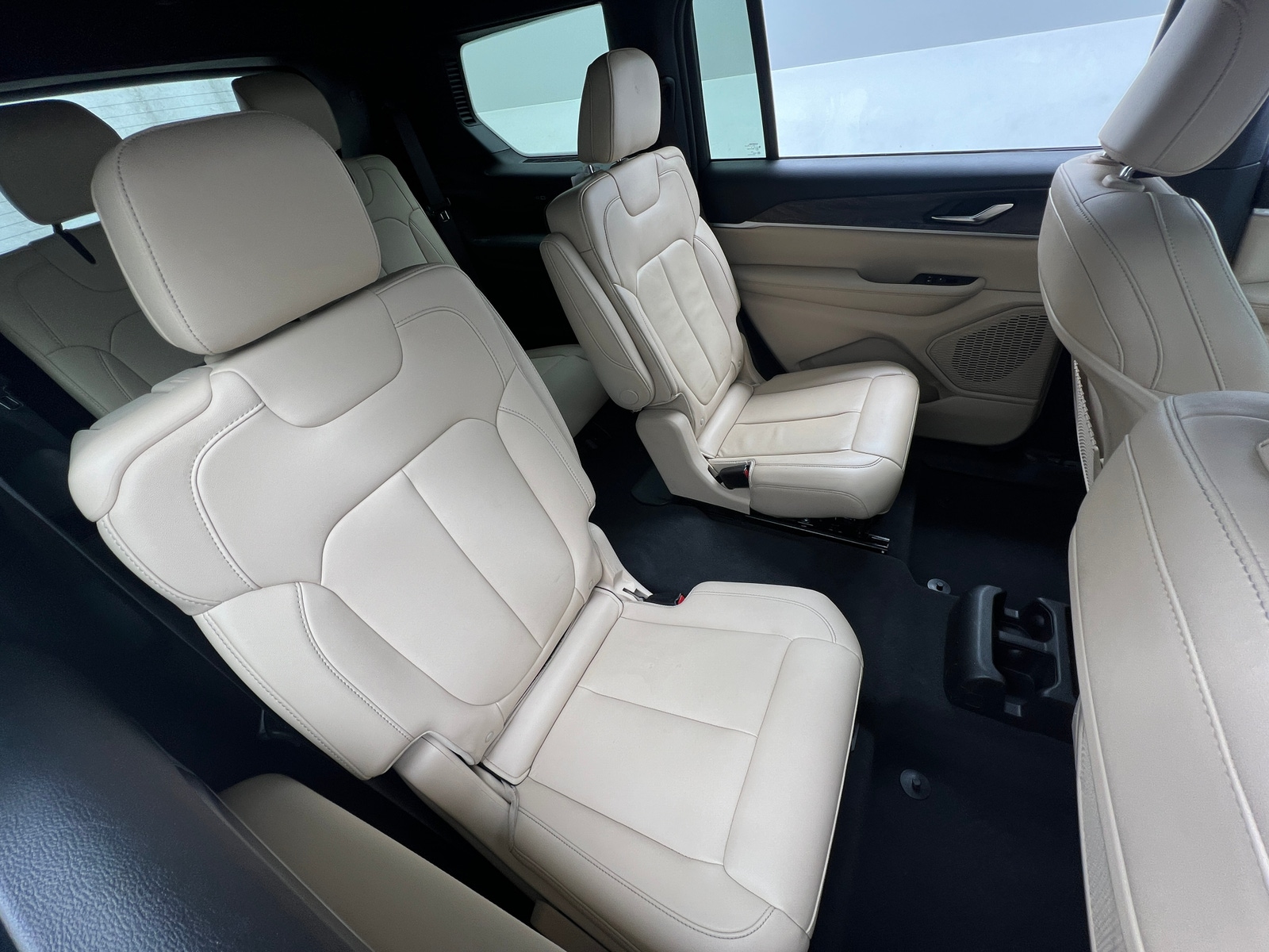 Thumbnail: 2024 Jeep Grand Cherokee L - 5