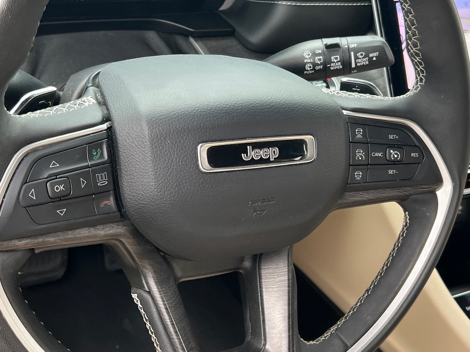 Thumbnail: 2024 Jeep Grand Cherokee L - 4