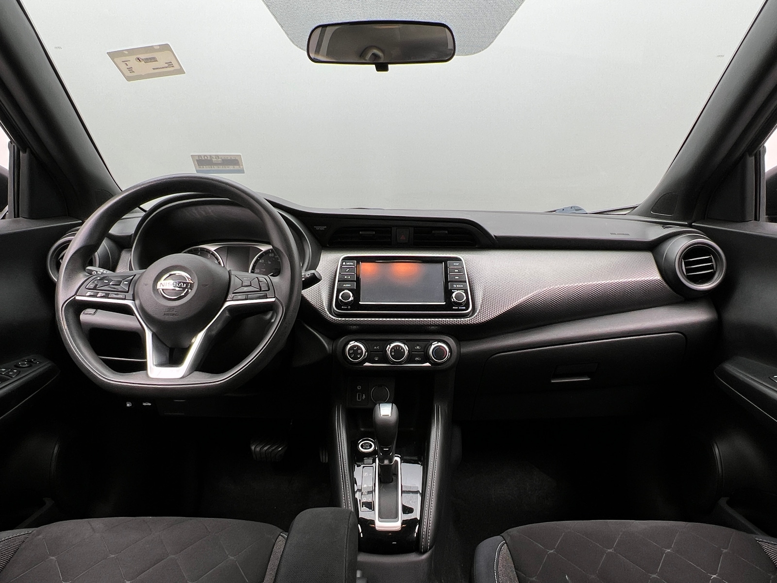 Thumbnail: 2018 Nissan Kicks - 3