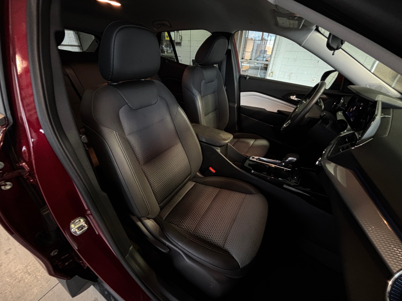 Thumbnail: 2025 Chevrolet Trax - 2