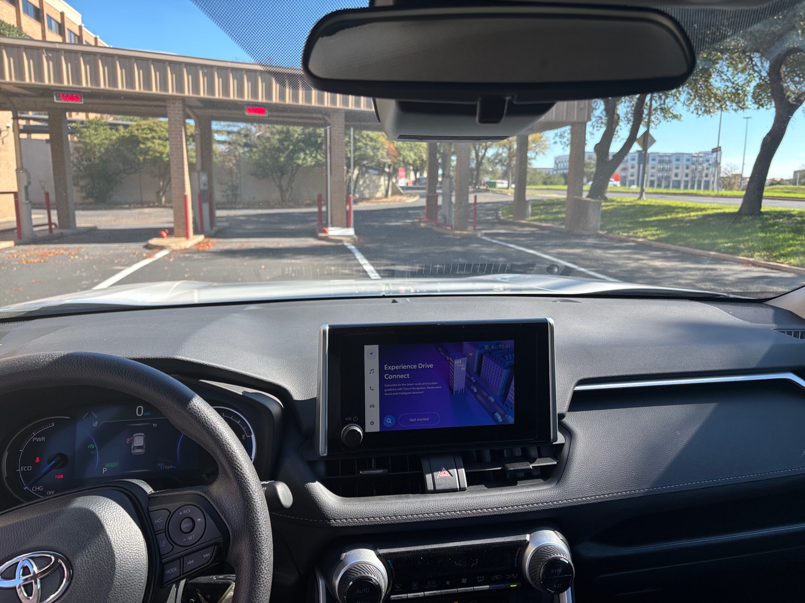 Thumbnail: 2025 Toyota RAV4 - 3