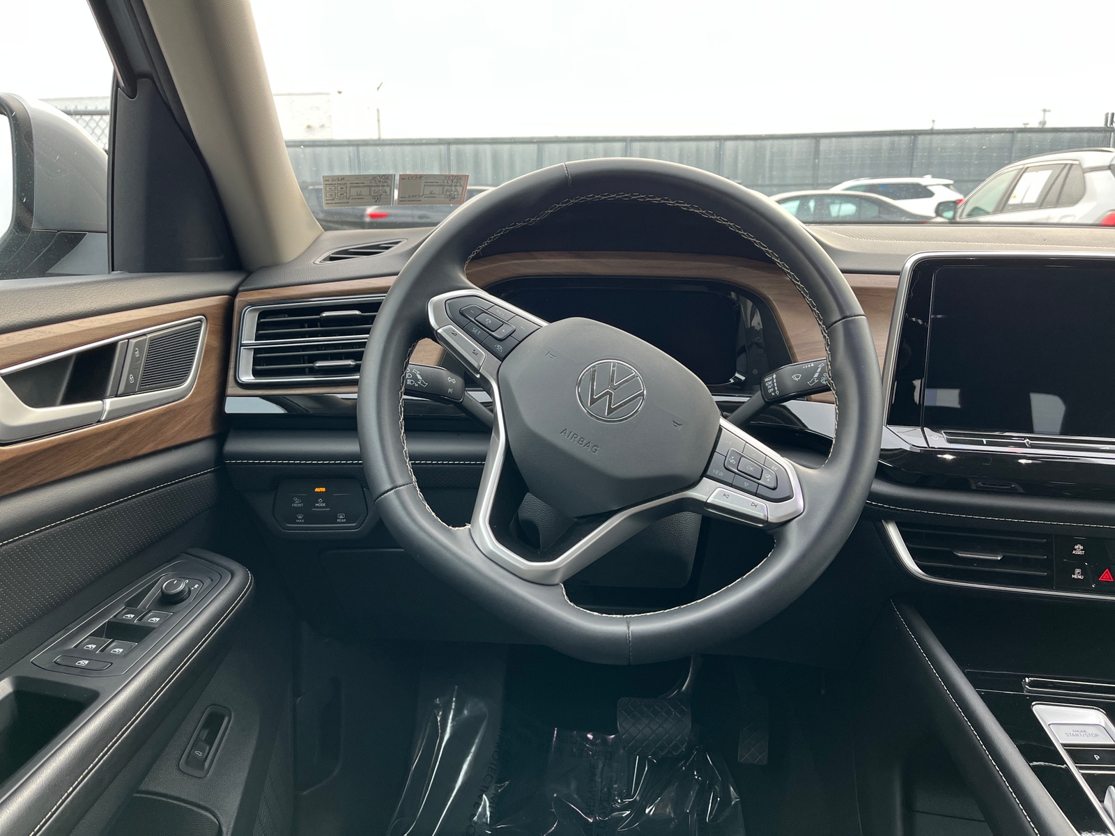 Thumbnail: 2025 Volkswagen Atlas - 4