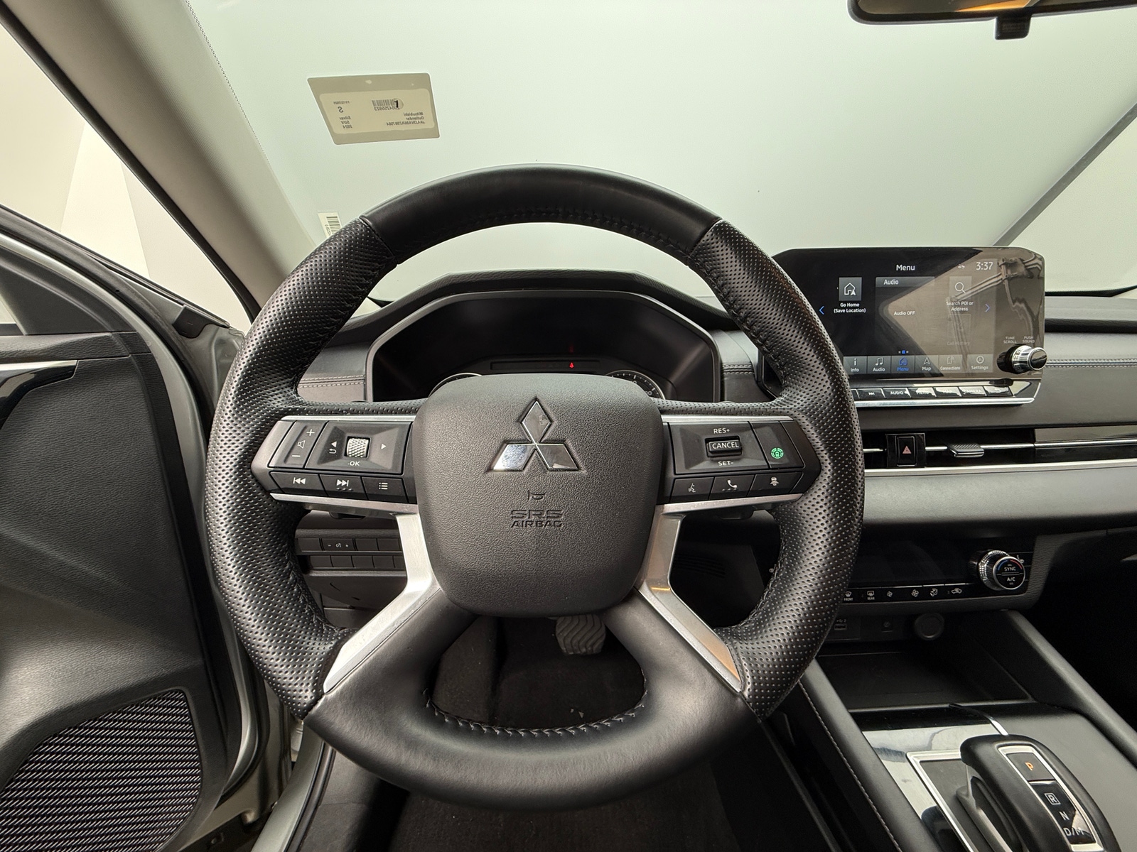 Thumbnail: 2024 Mitsubishi Outlander - 4