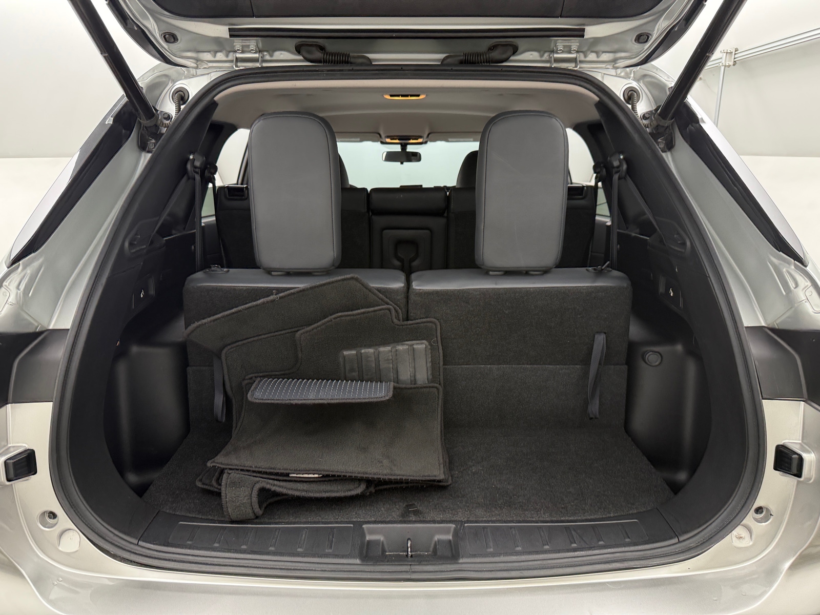 Thumbnail: 2024 Mitsubishi Outlander - 6