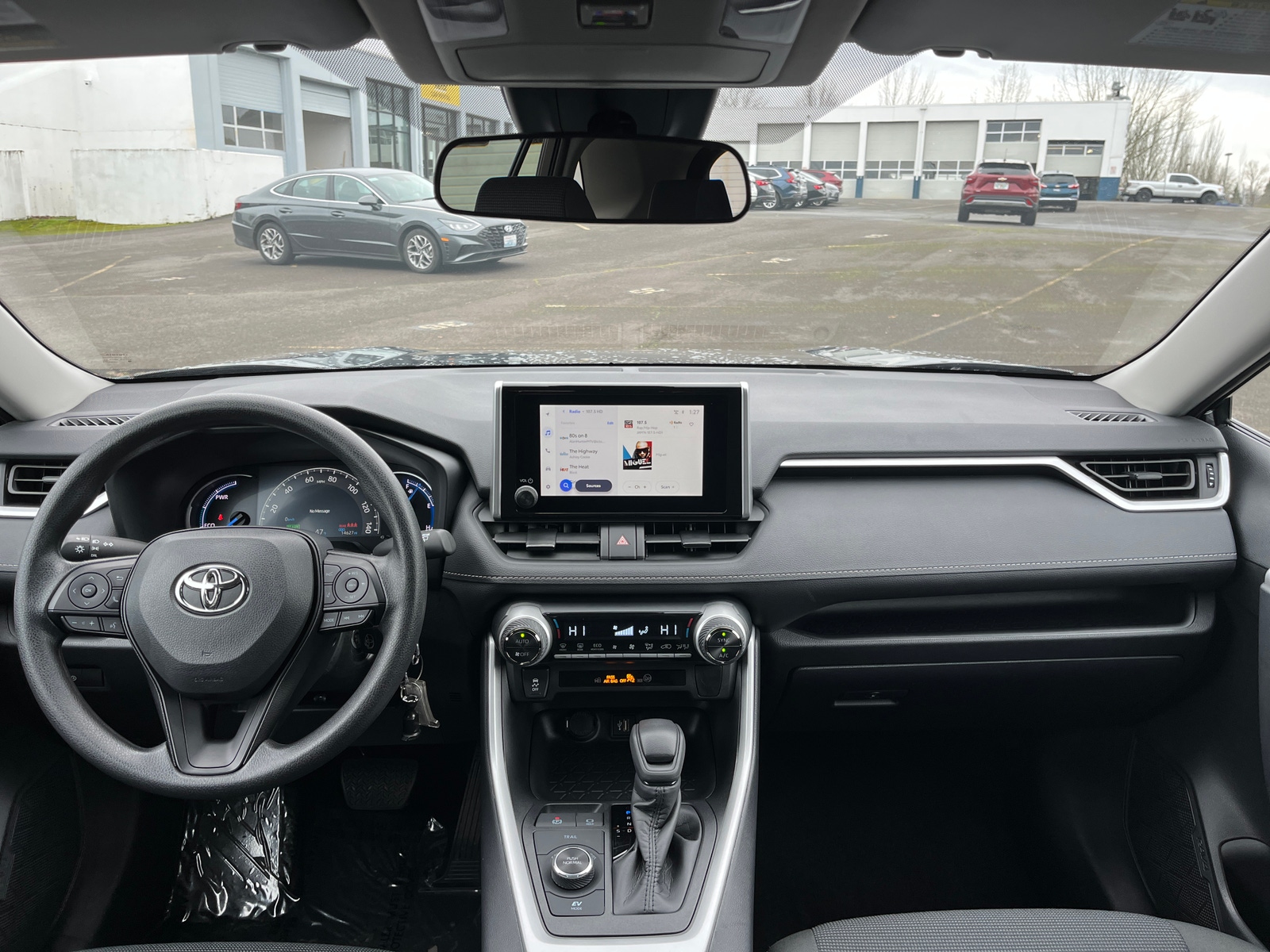 Thumbnail: 2025 Toyota RAV4 - 3