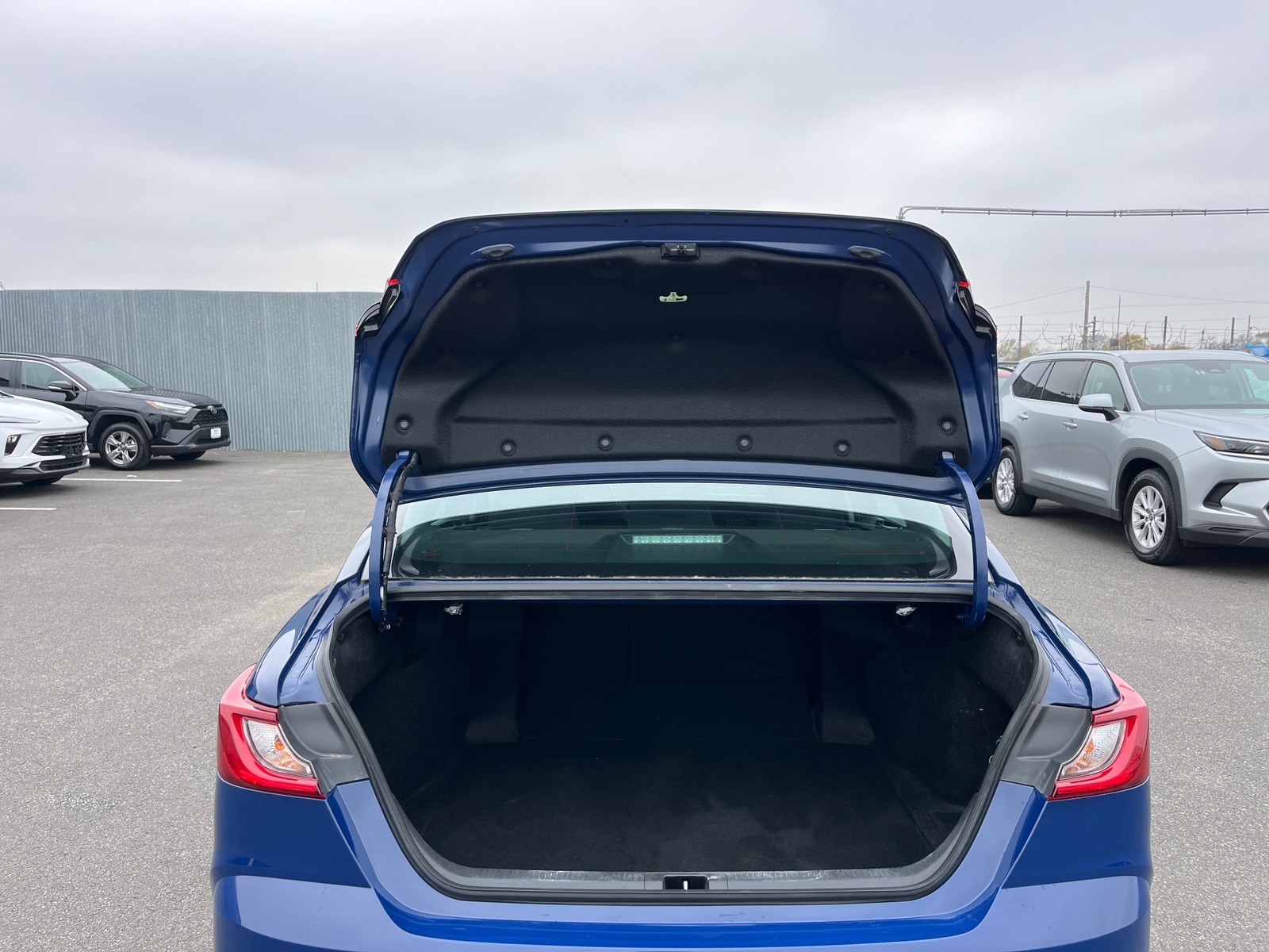 Thumbnail: 2025 Toyota Camry - 6