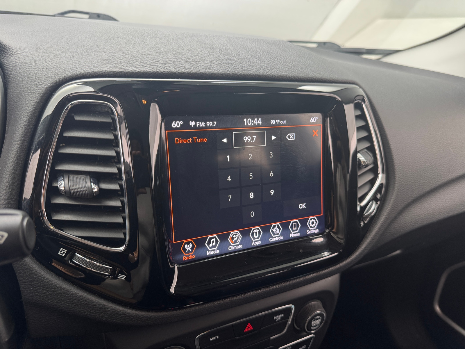 Thumbnail: 2019 Jeep Compass - 3