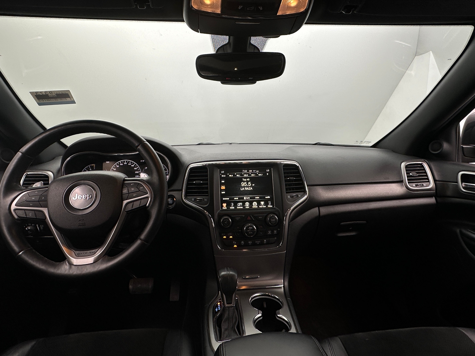 Thumbnail: 2017 Jeep Grand Cherokee - 3