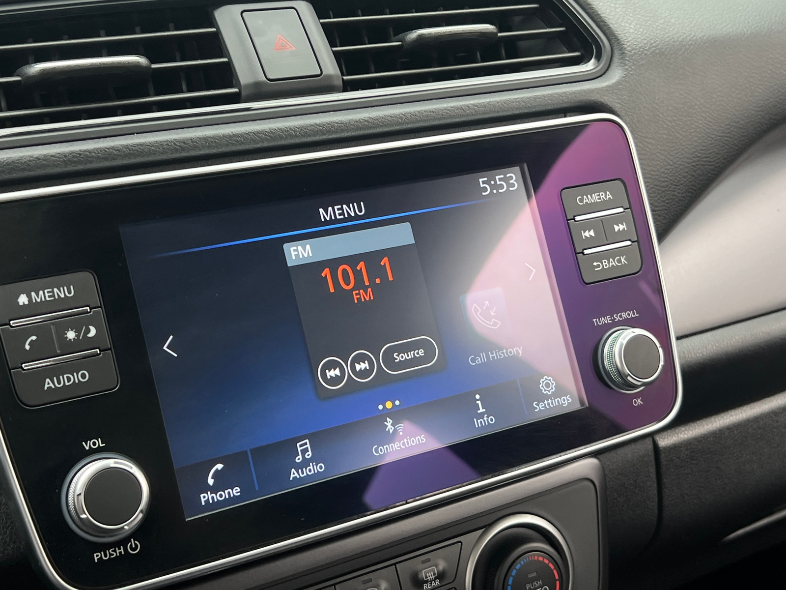 Thumbnail: 2023 Nissan Leaf - 4