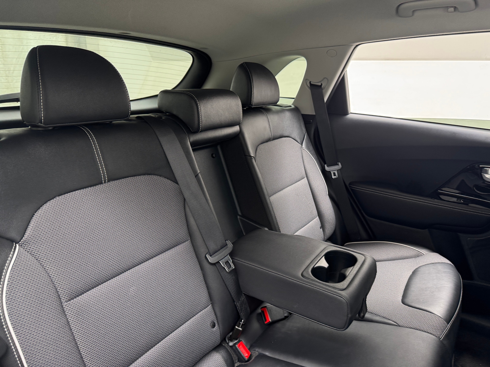 Thumbnail: 2021 Kia Niro - 5