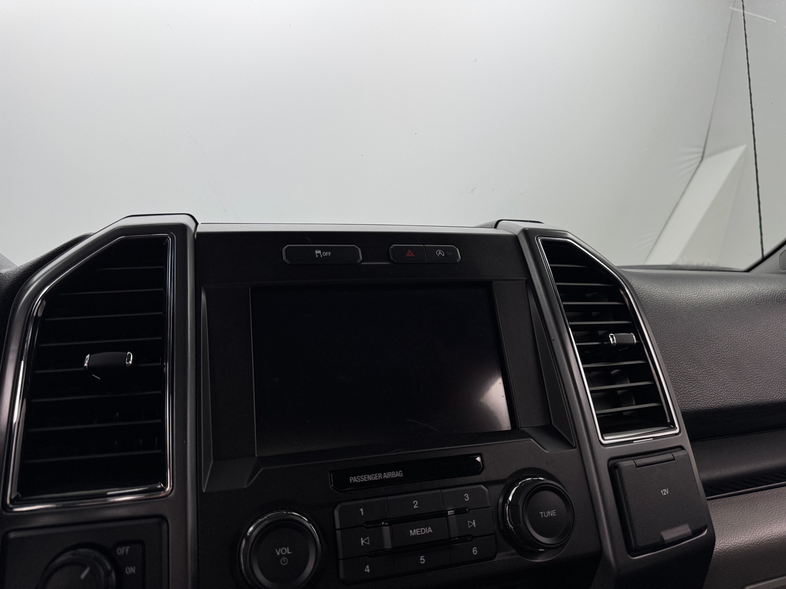 Thumbnail: 2018 Ford Econoline - 4