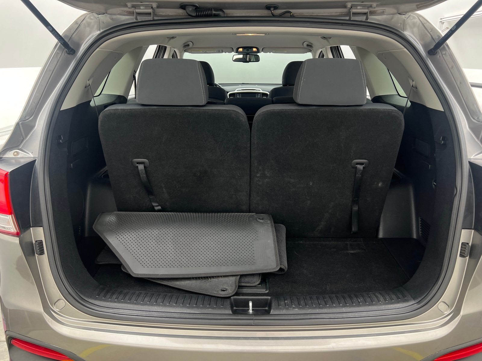 Thumbnail: 2018 Kia Sorento - 7