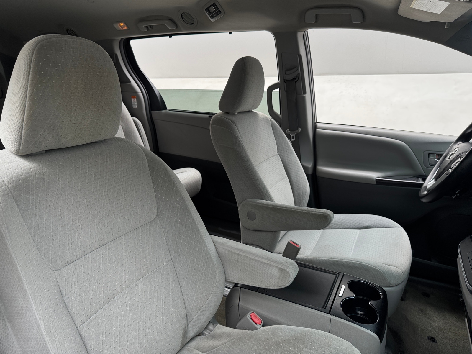 Thumbnail: 2015 Toyota Sienna - 2