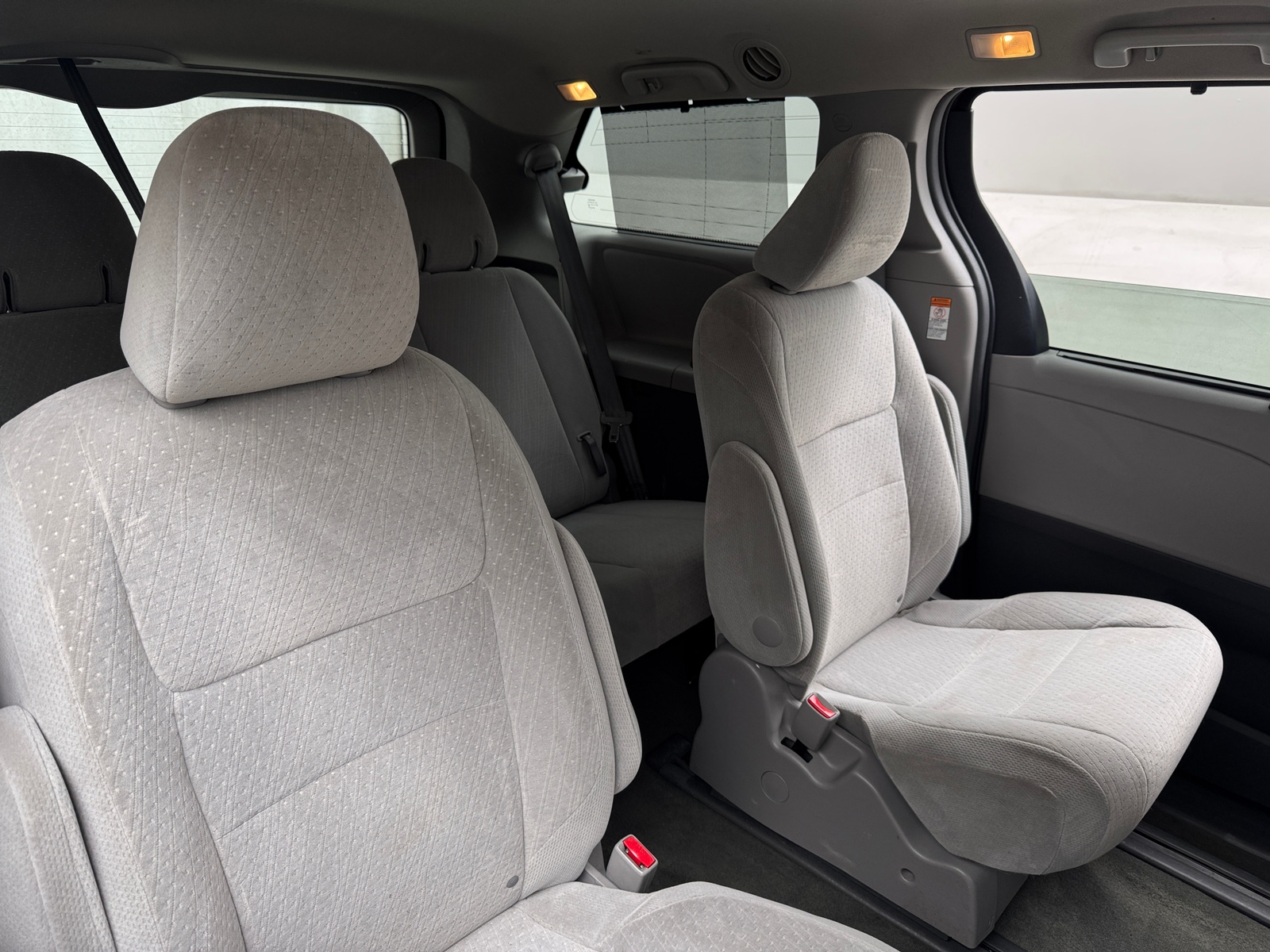 Thumbnail: 2015 Toyota Sienna - 6