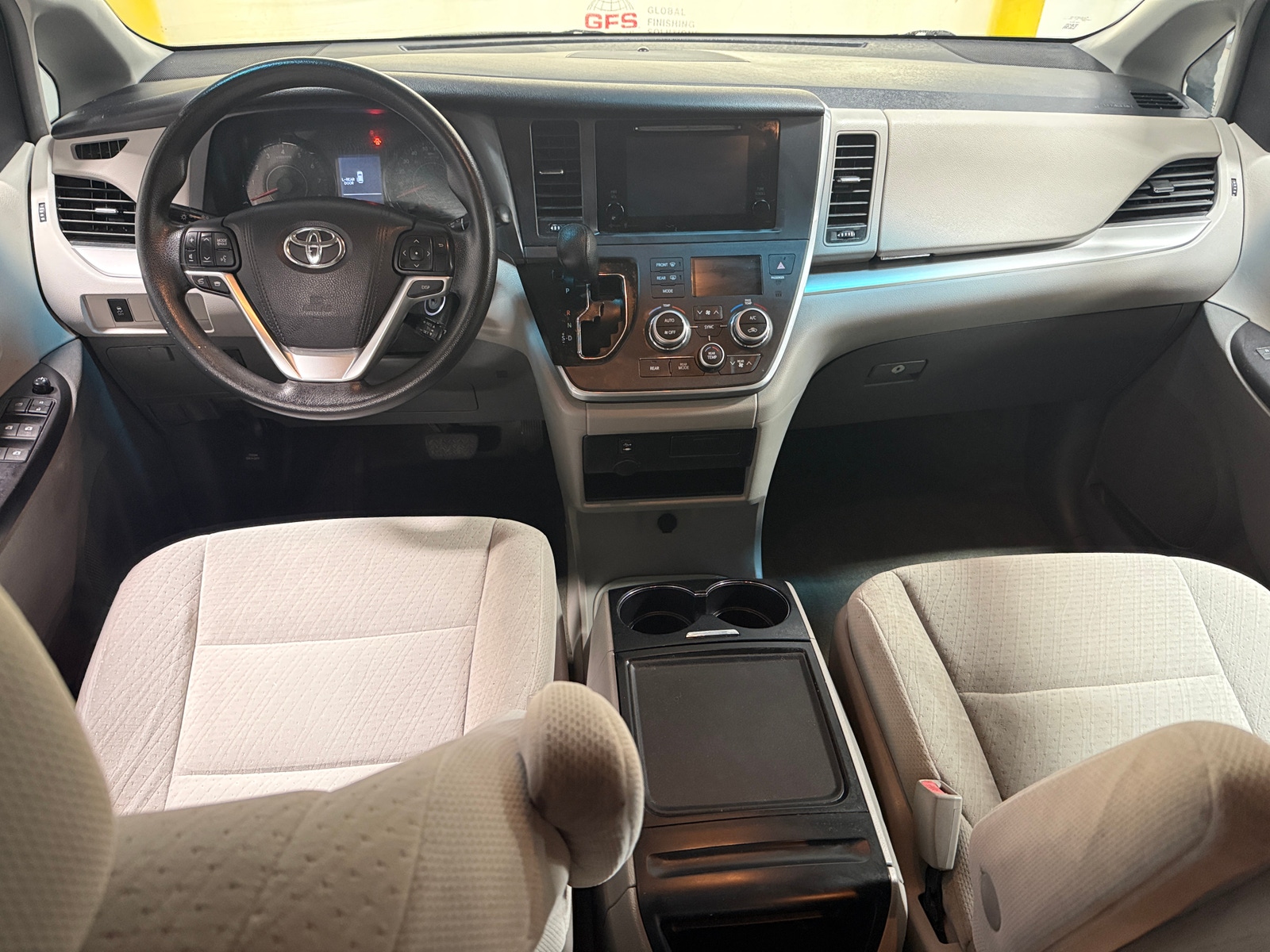 Thumbnail: 2015 Toyota Sienna - 3