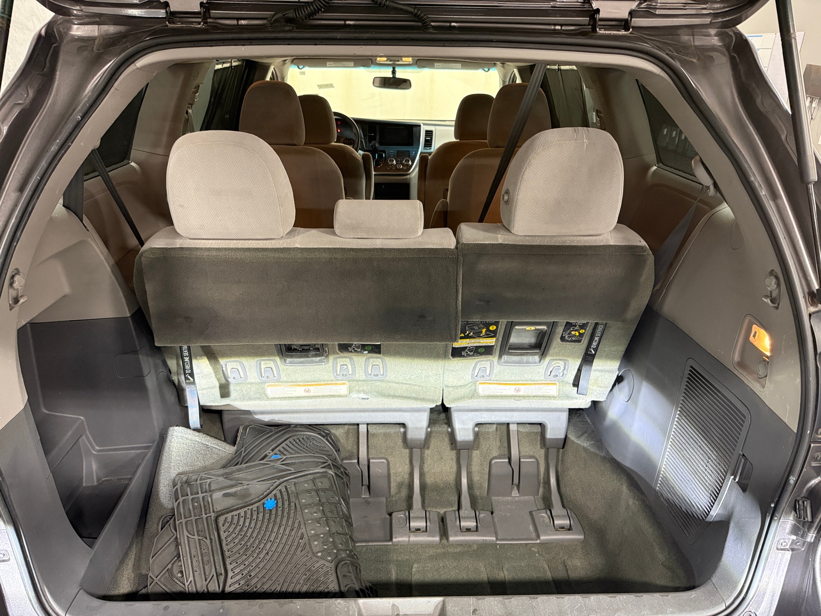 Thumbnail: 2015 Toyota Sienna - 7