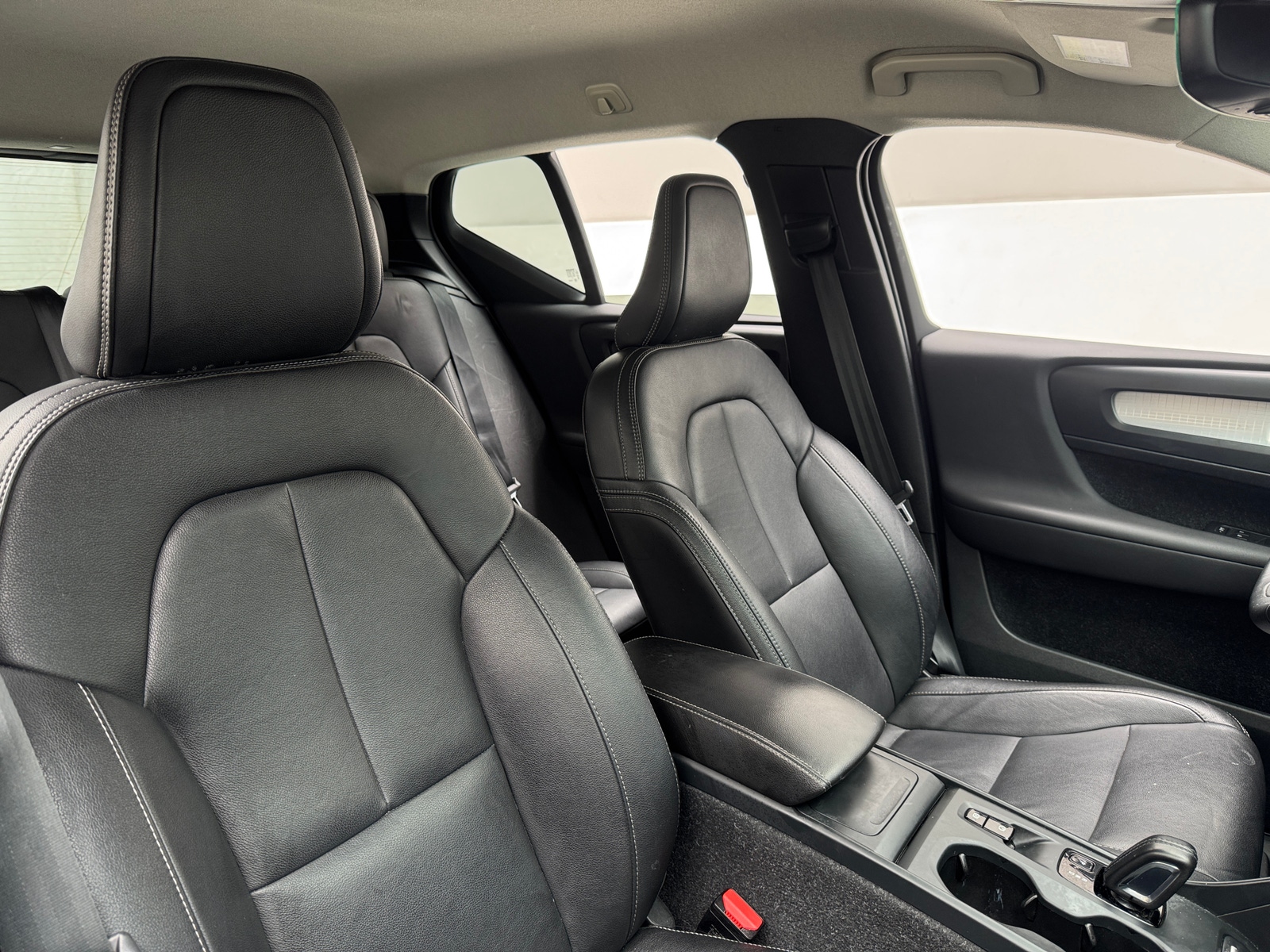 Thumbnail: 2020 Volvo XC40 - 2