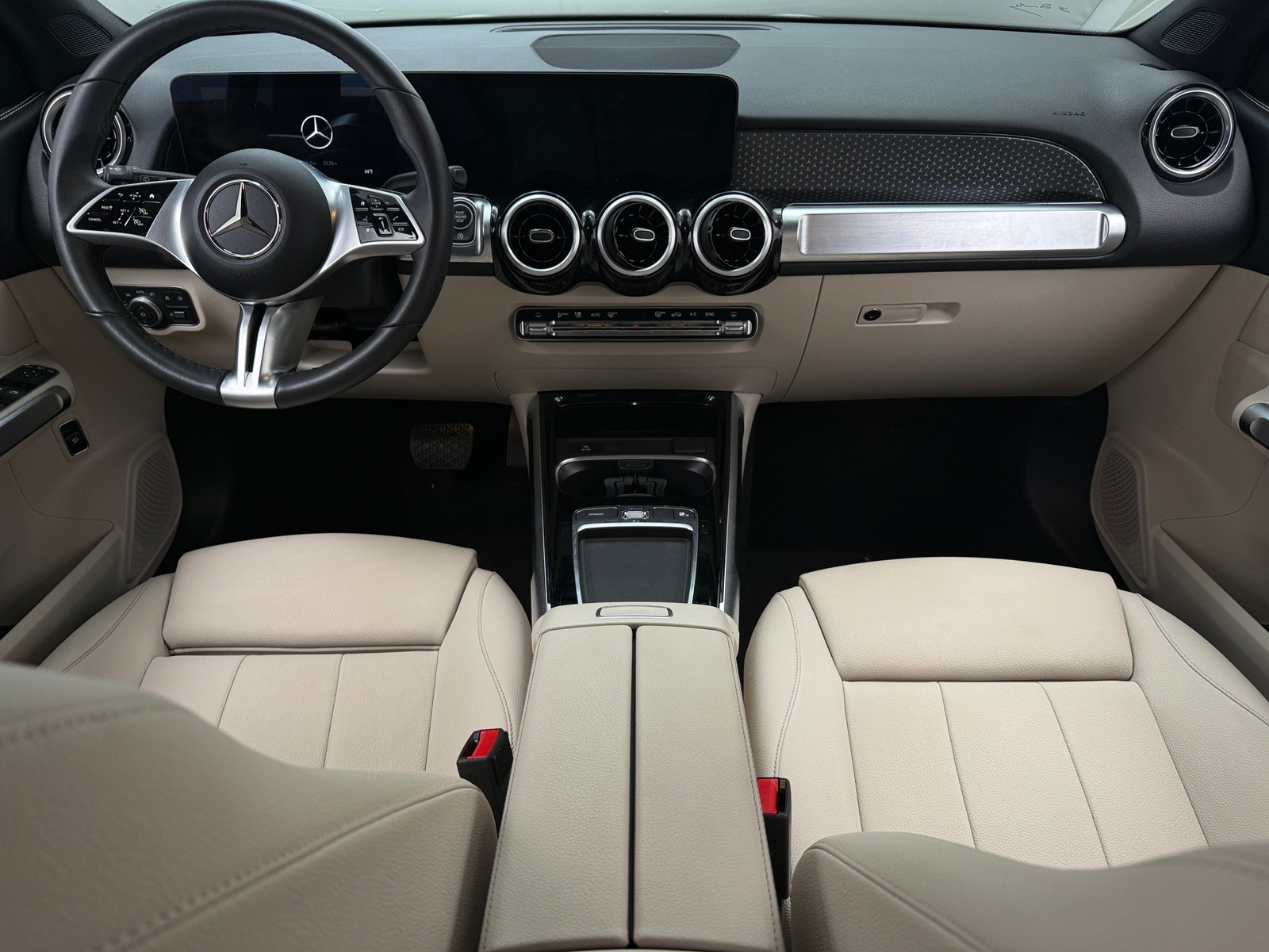 Thumbnail: 2025 Mercedes-Benz GLB - 2