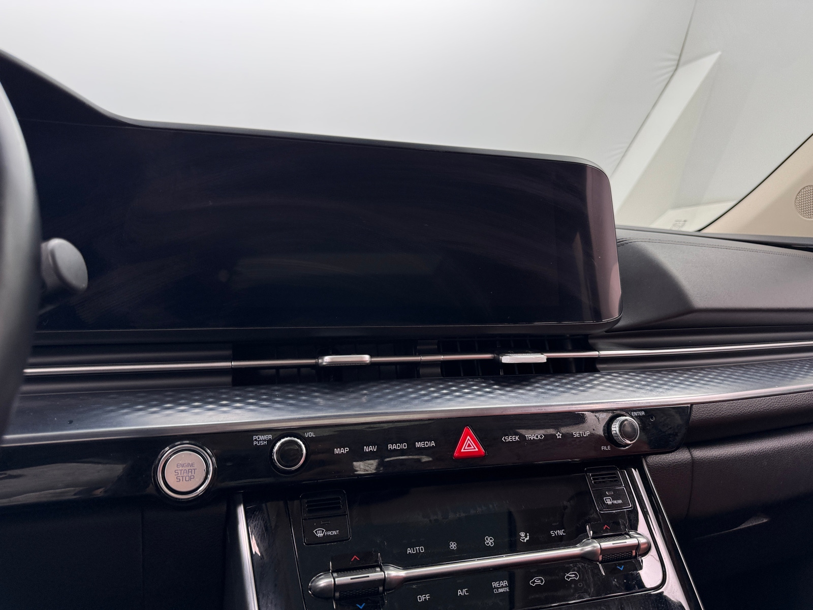 Thumbnail: 2024 Kia Carnival - 3