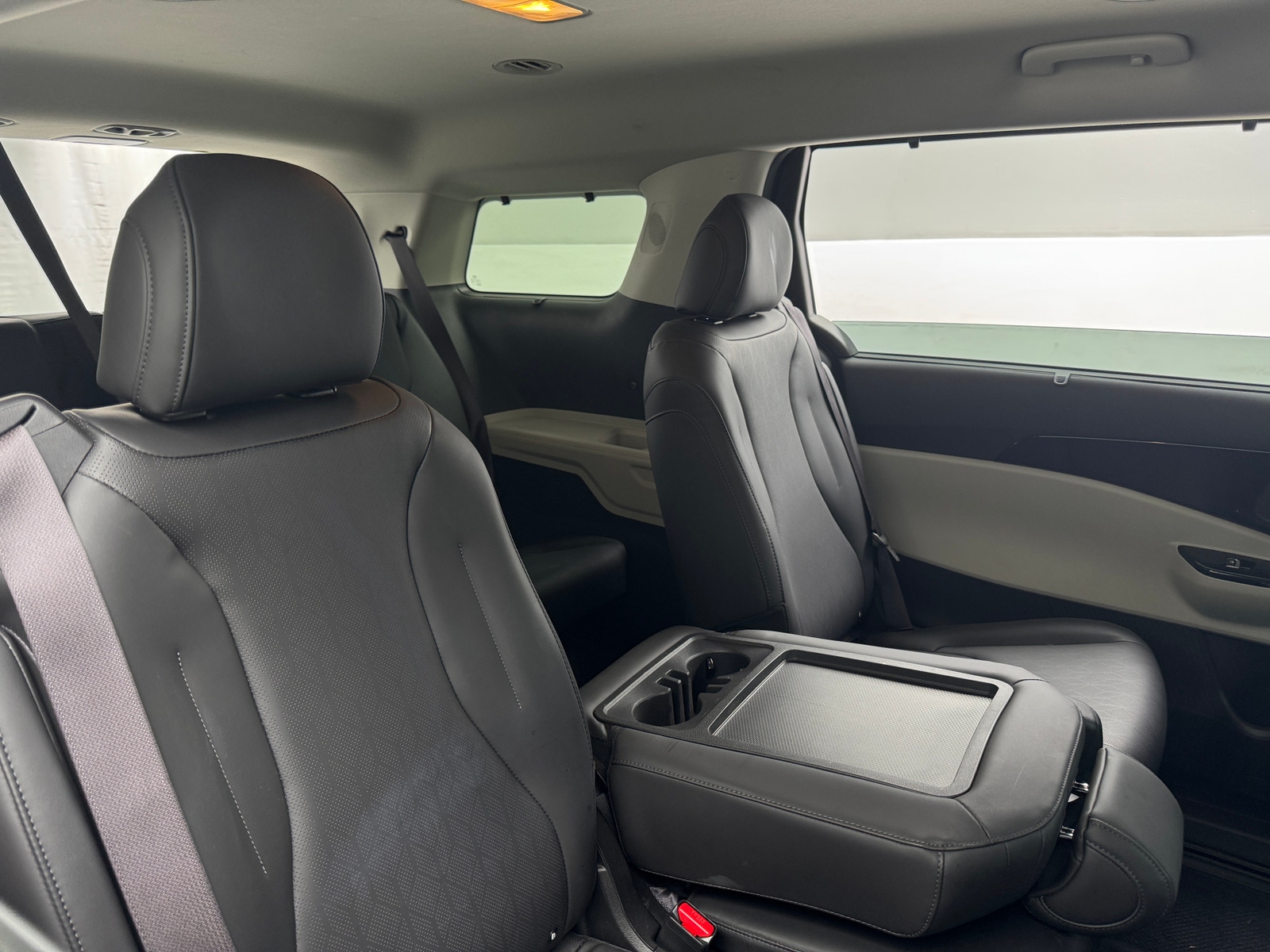 Thumbnail: 2022 Kia Carnival - 5