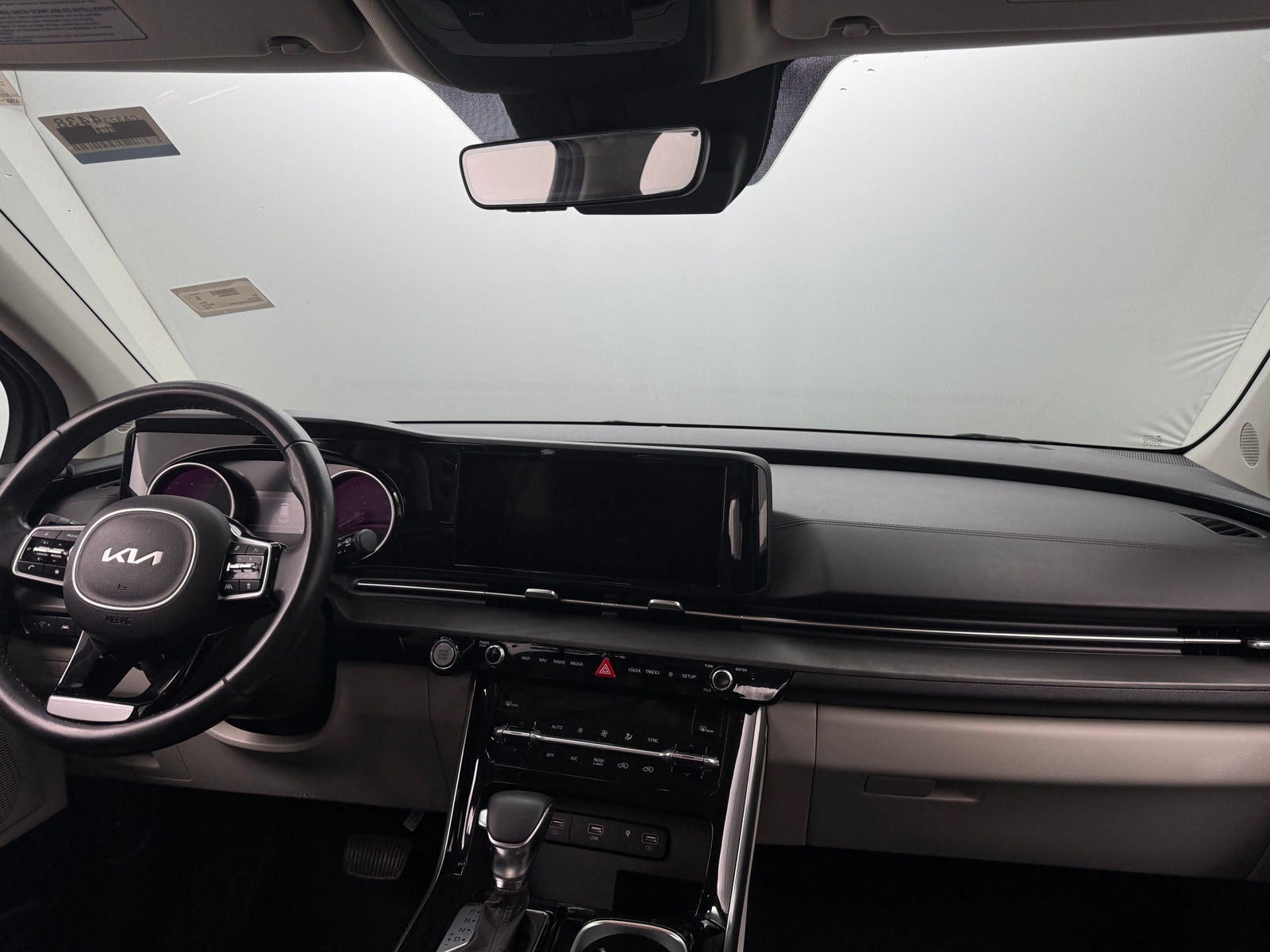 Thumbnail: 2022 Kia Carnival - 2