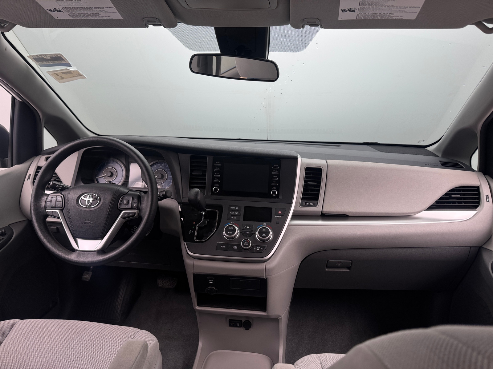 Thumbnail: 2020 Toyota Sienna - 3