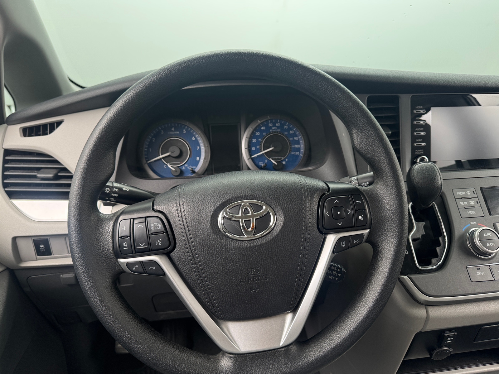 Thumbnail: 2020 Toyota Sienna - 5