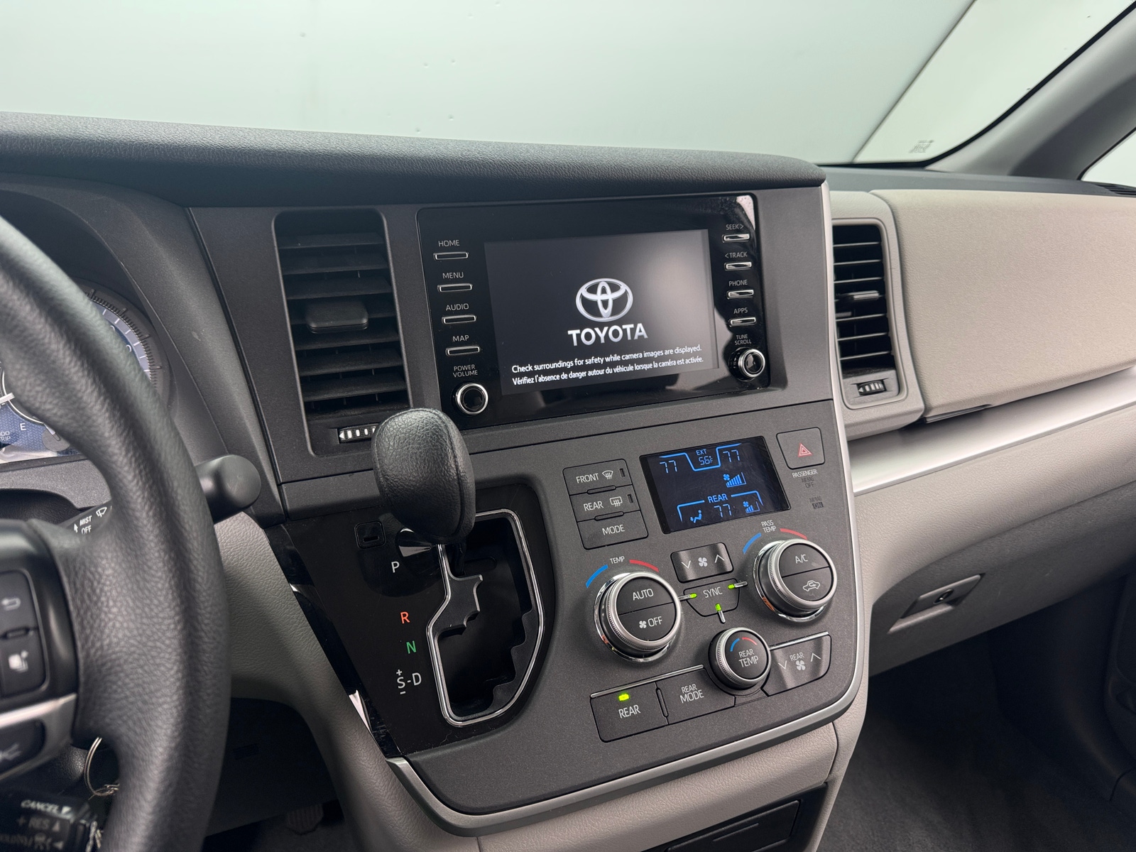 Thumbnail: 2020 Toyota Sienna - 4