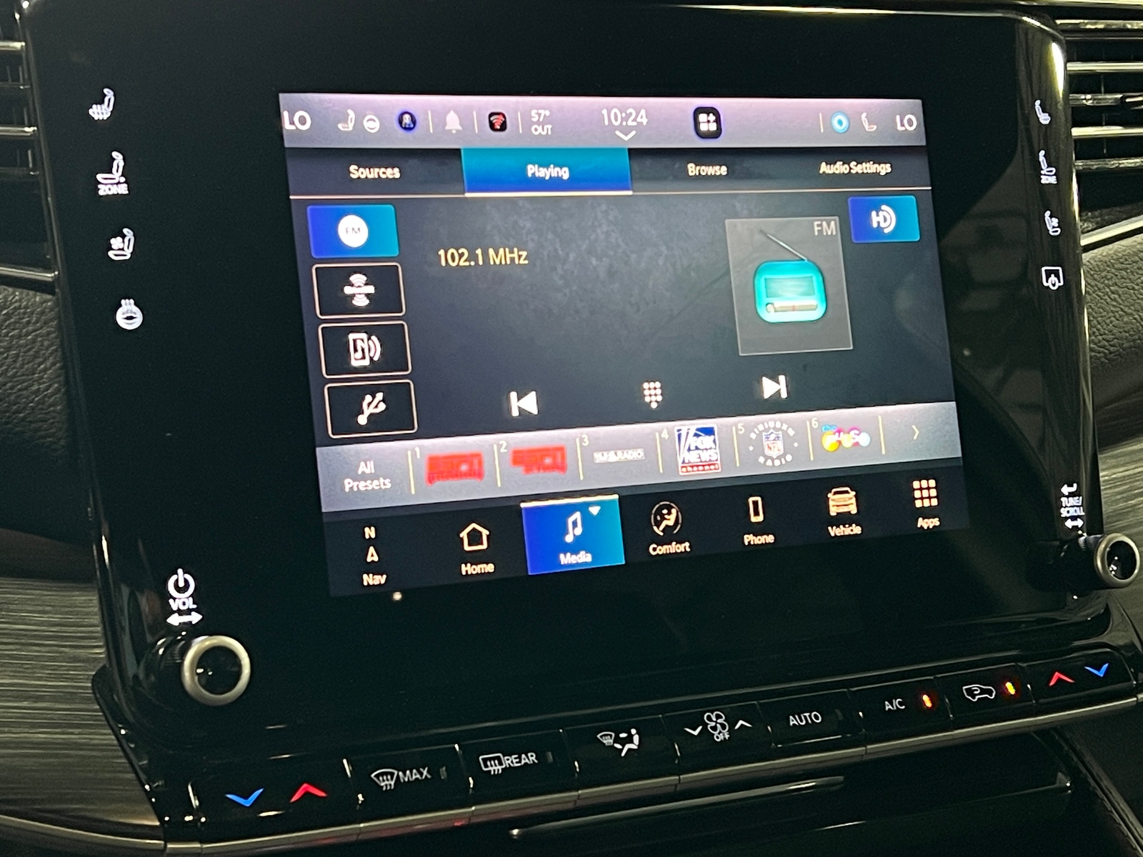 Thumbnail: 2024 Jeep Wagoneer - 3