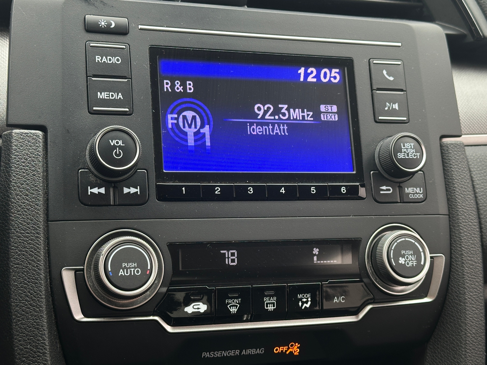 Thumbnail: 2016 Honda Civic - 4