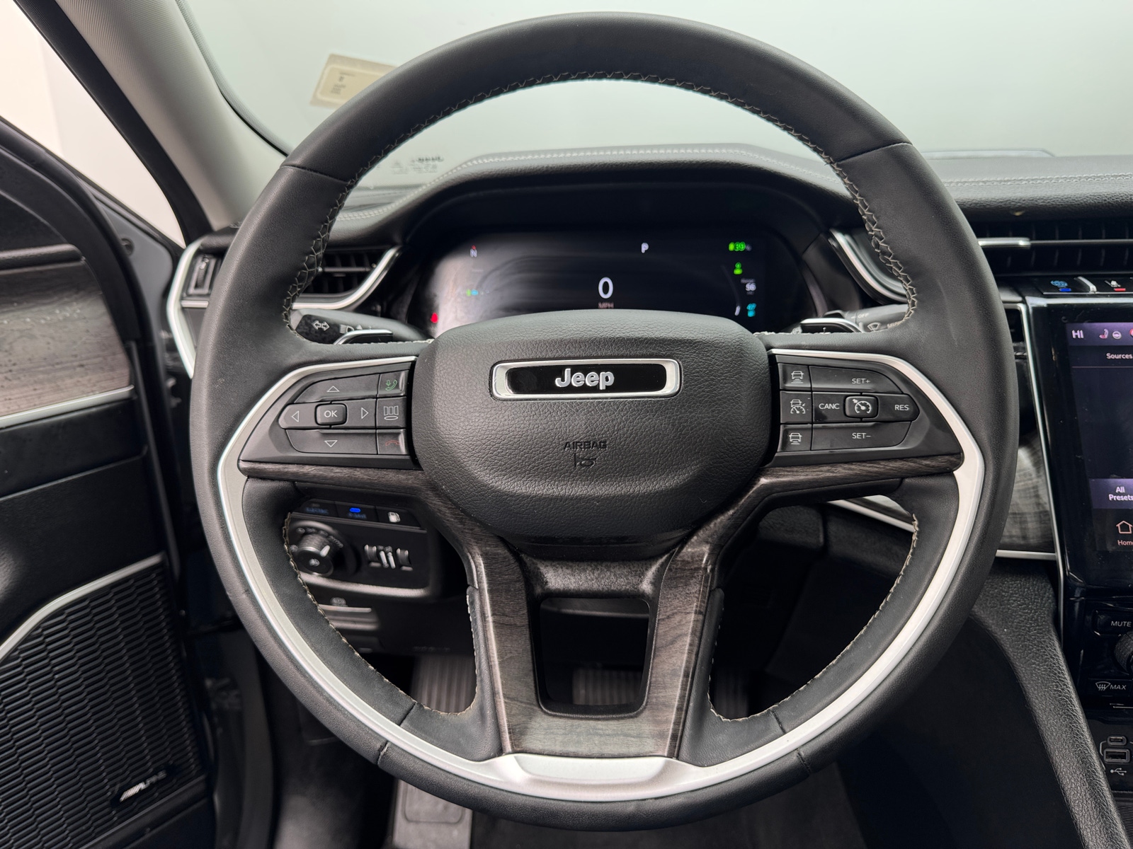 Thumbnail: 2023 Jeep Grand Cherokee - 4