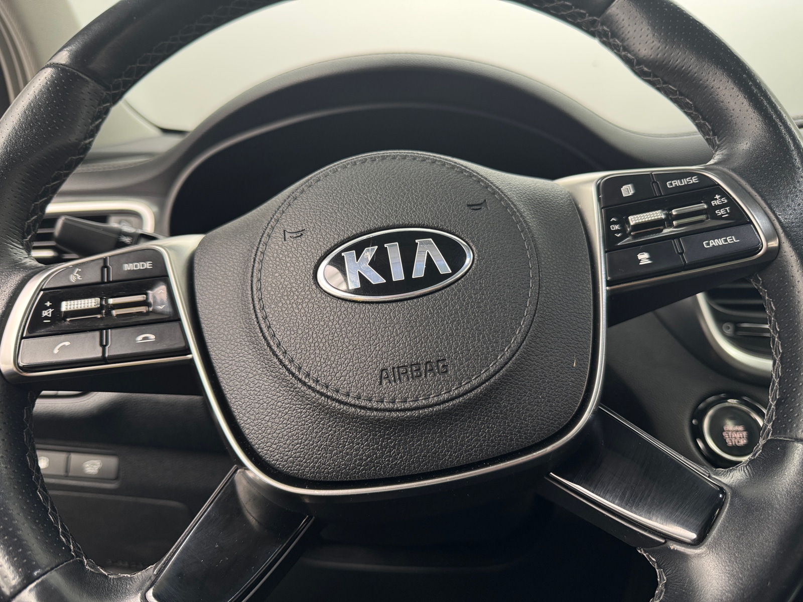 Thumbnail: 2019 Kia Sorento - 4