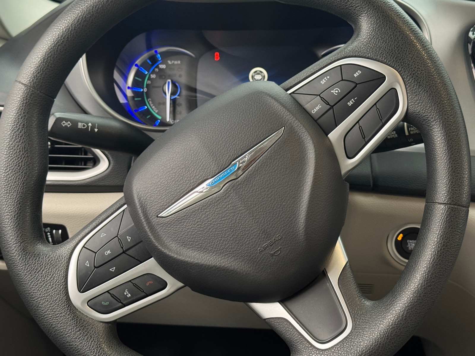 Thumbnail: 2018 Chrysler Pacifica - 5