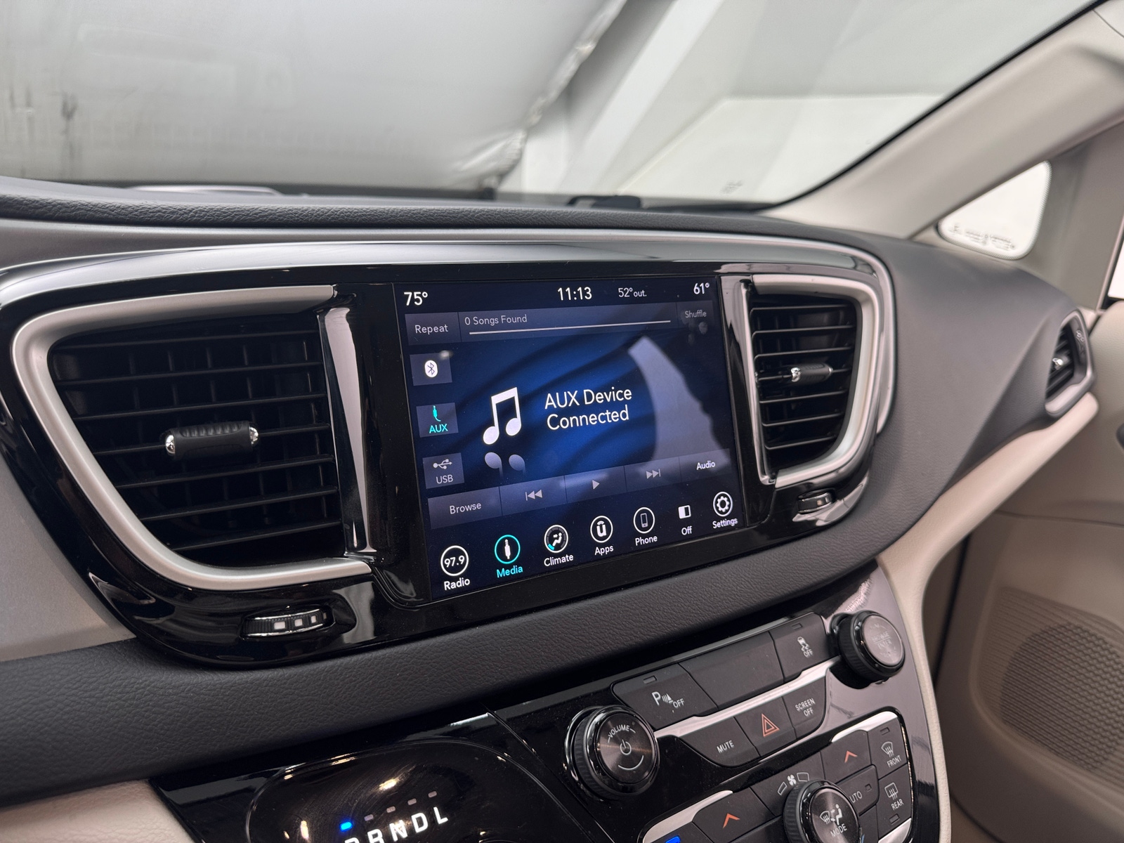 Thumbnail: 2018 Chrysler Pacifica - 4