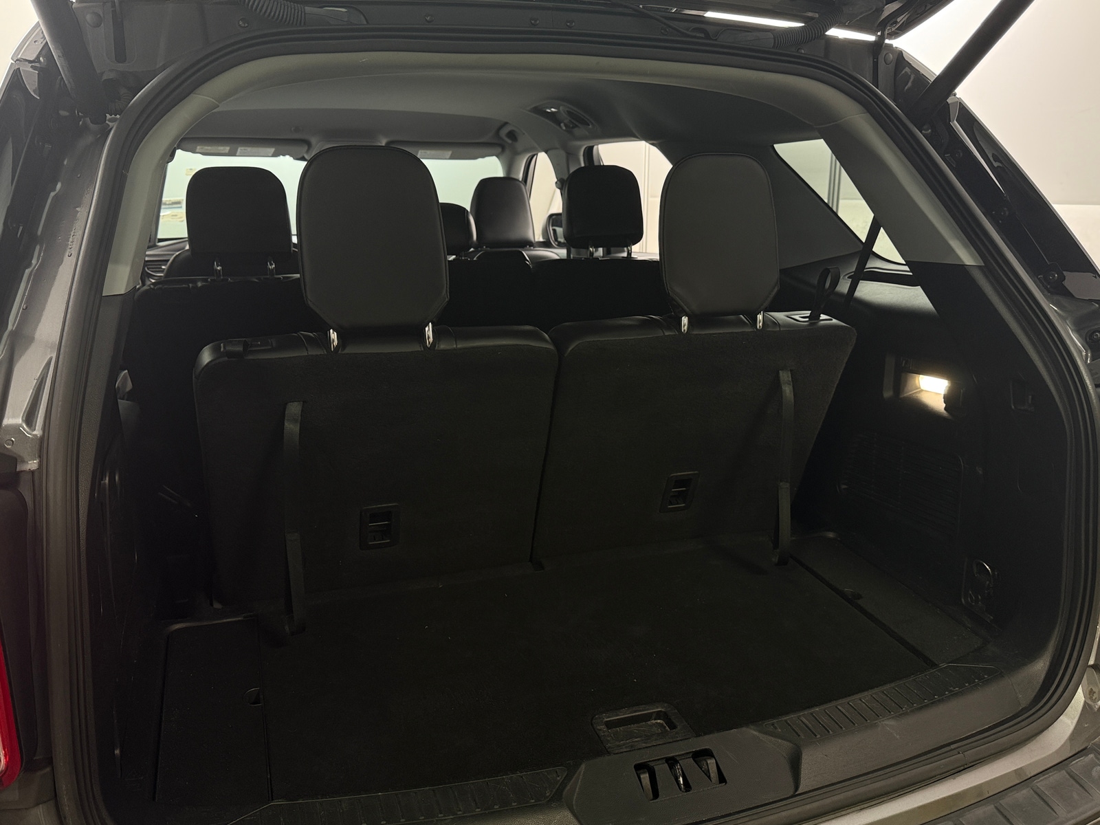 Thumbnail: 2022 Ford Explorer - 6