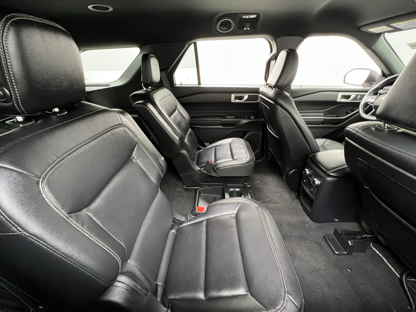 Thumbnail: 2020 Ford Explorer - 5