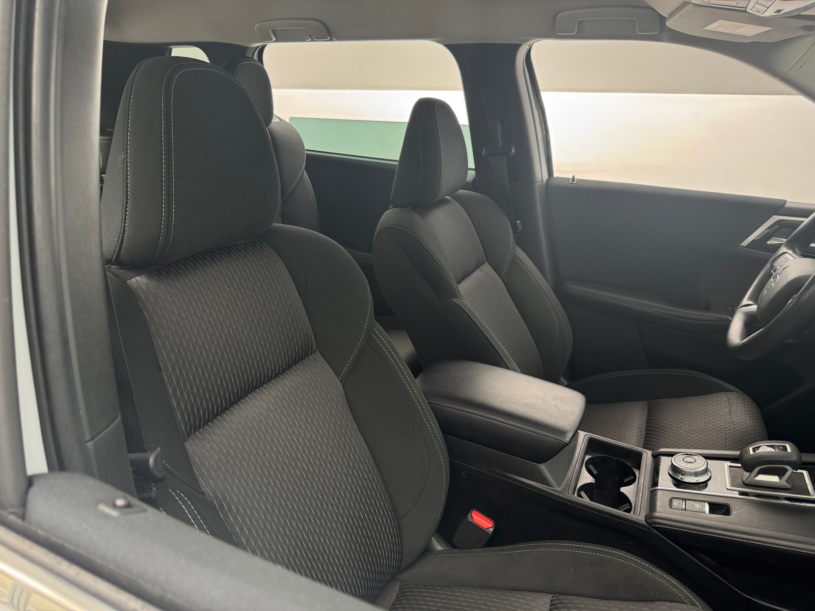 Thumbnail: 2023 Mitsubishi Outlander - 2