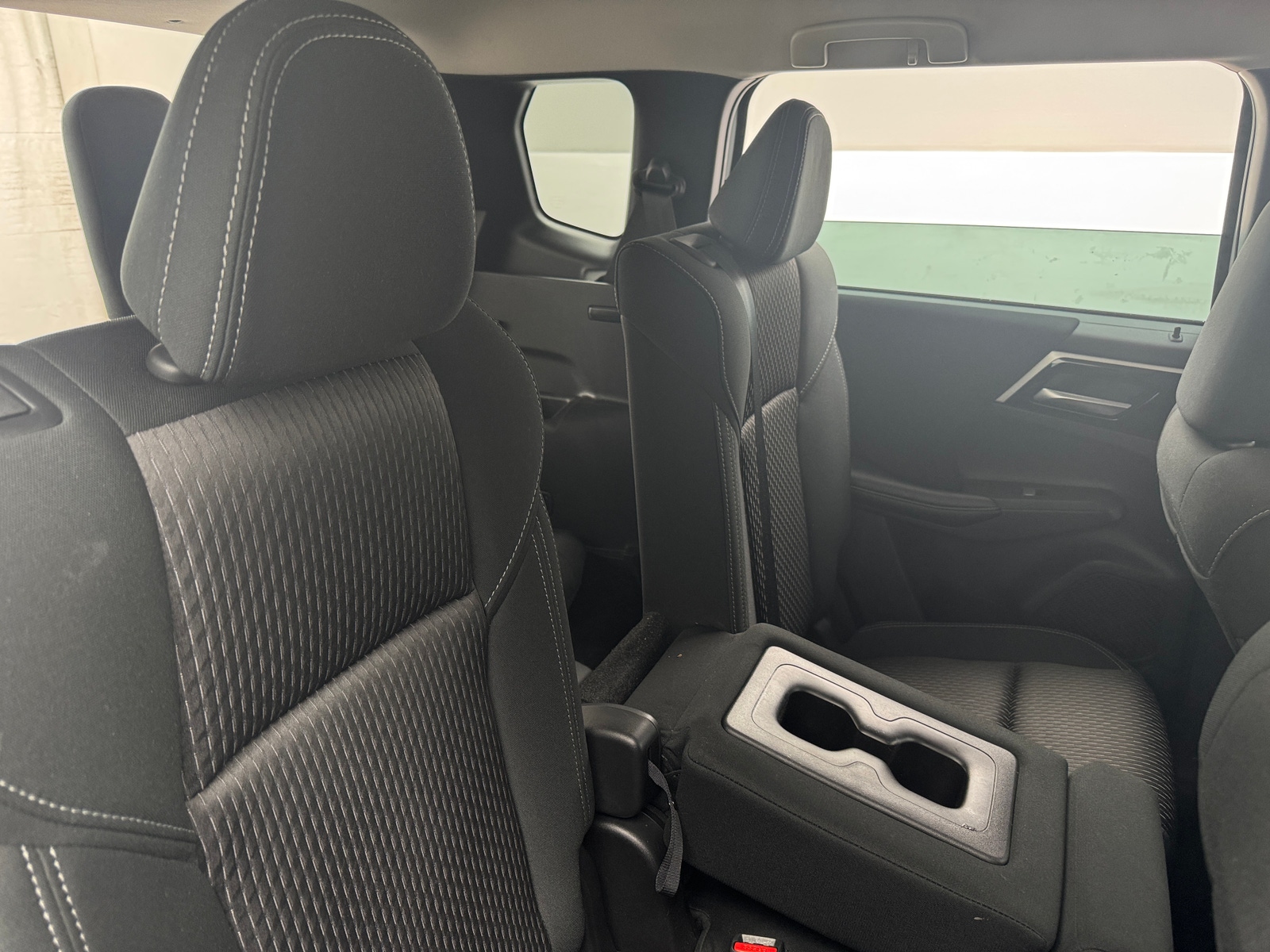 Thumbnail: 2023 Mitsubishi Outlander - 6