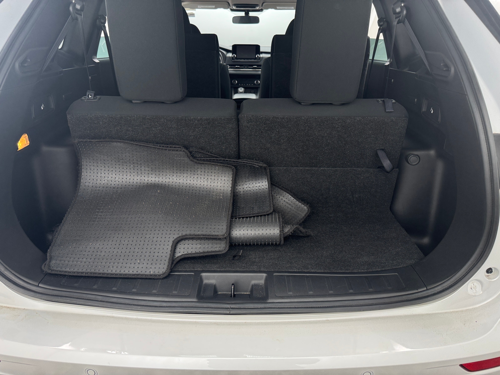 Thumbnail: 2023 Mitsubishi Outlander - 7