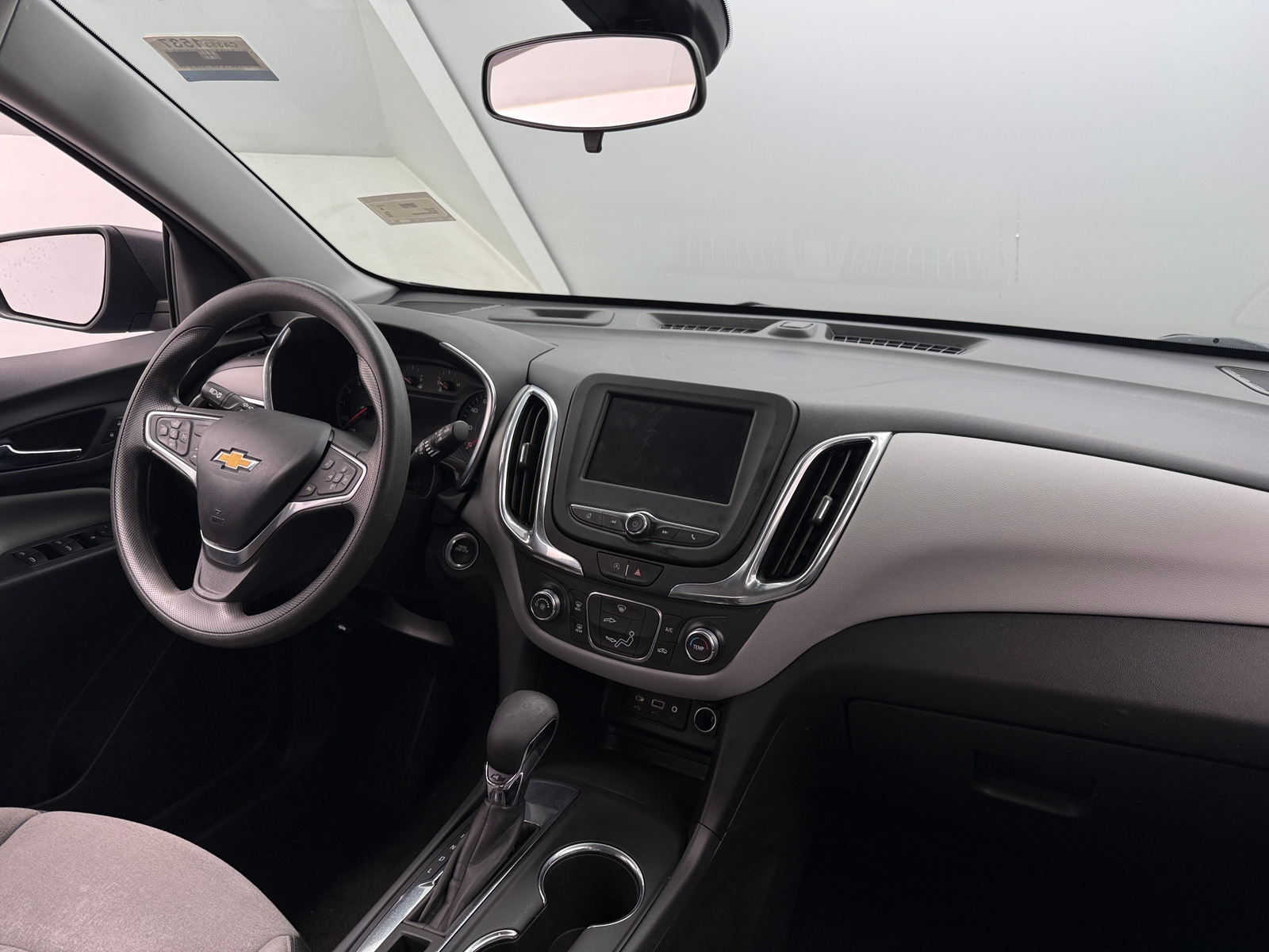 Thumbnail: 2022 Chevrolet Equinox - 3