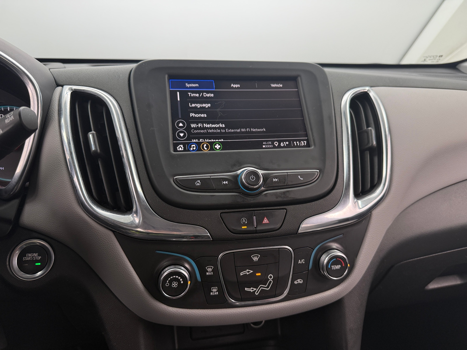 Thumbnail: 2022 Chevrolet Equinox - 4