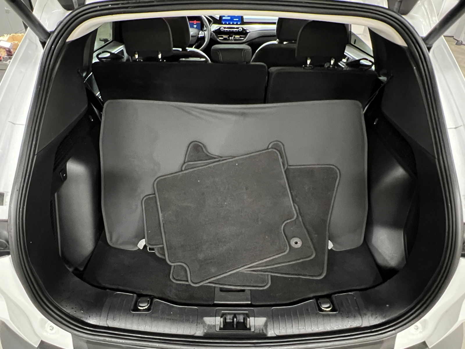 Thumbnail: 2023 Ford Escape - 7