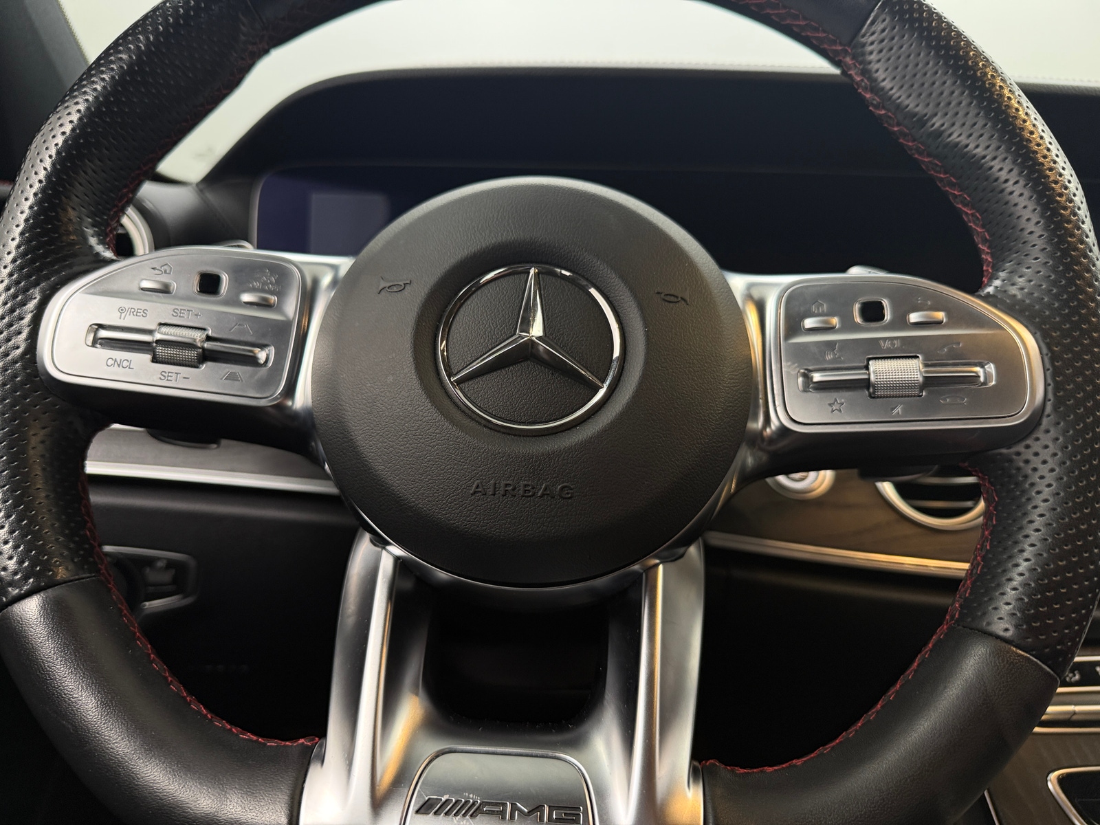 Thumbnail: 2019 Mercedes-Benz E-Class - 4