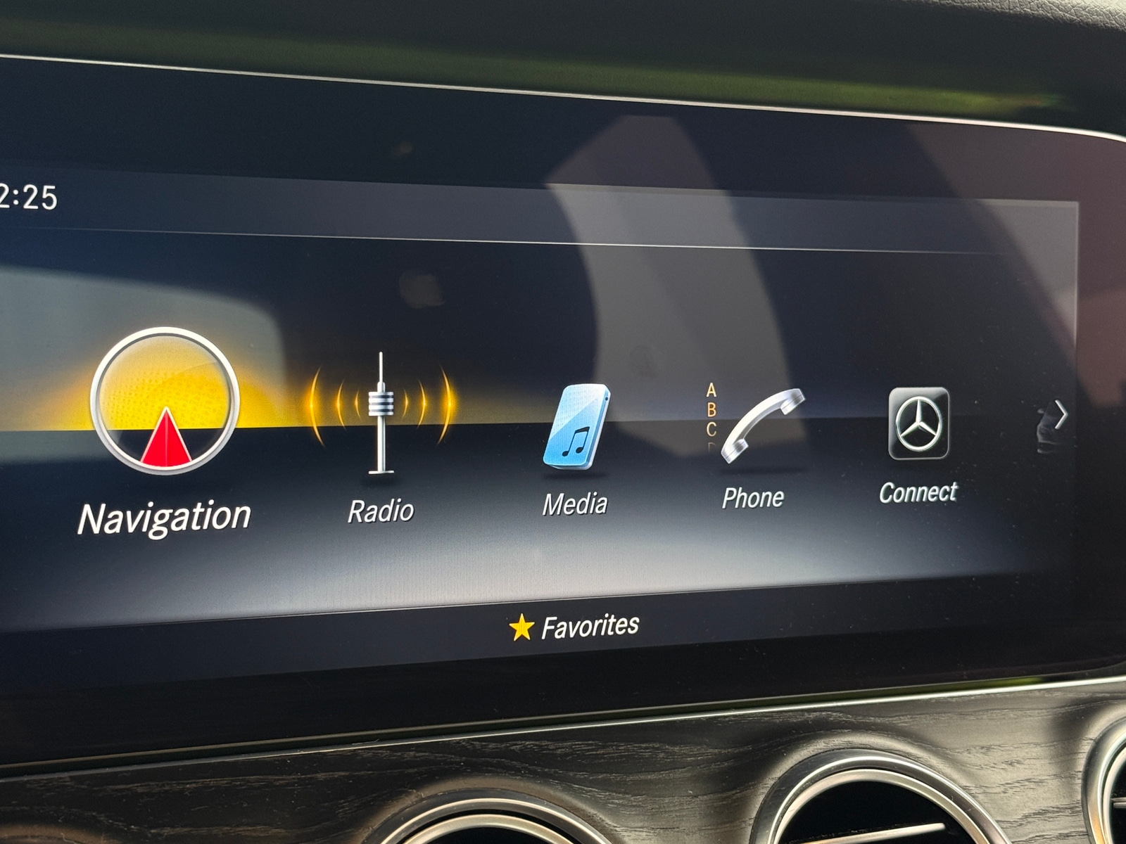 Thumbnail: 2019 Mercedes-Benz E-Class - 3