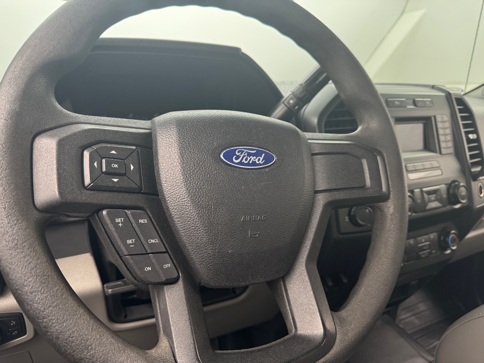 Thumbnail: 2019 Ford Econoline - 4