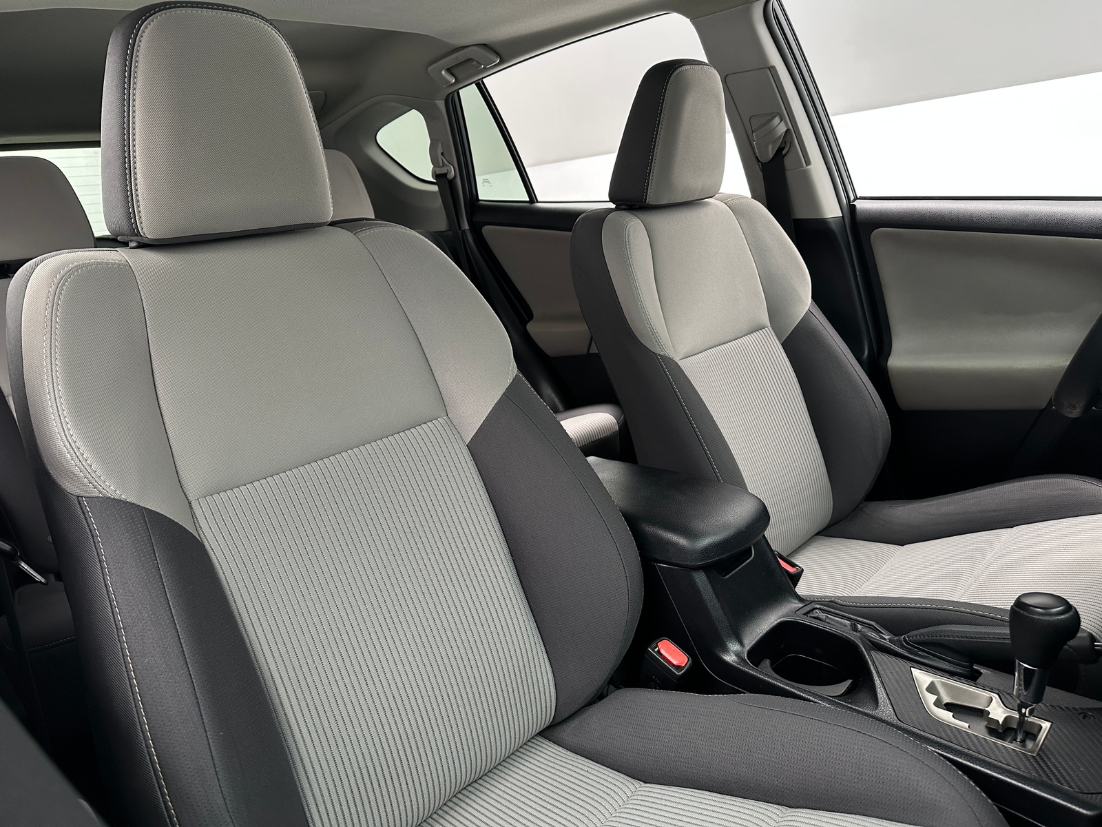 Thumbnail: 2015 Toyota RAV4 - 2