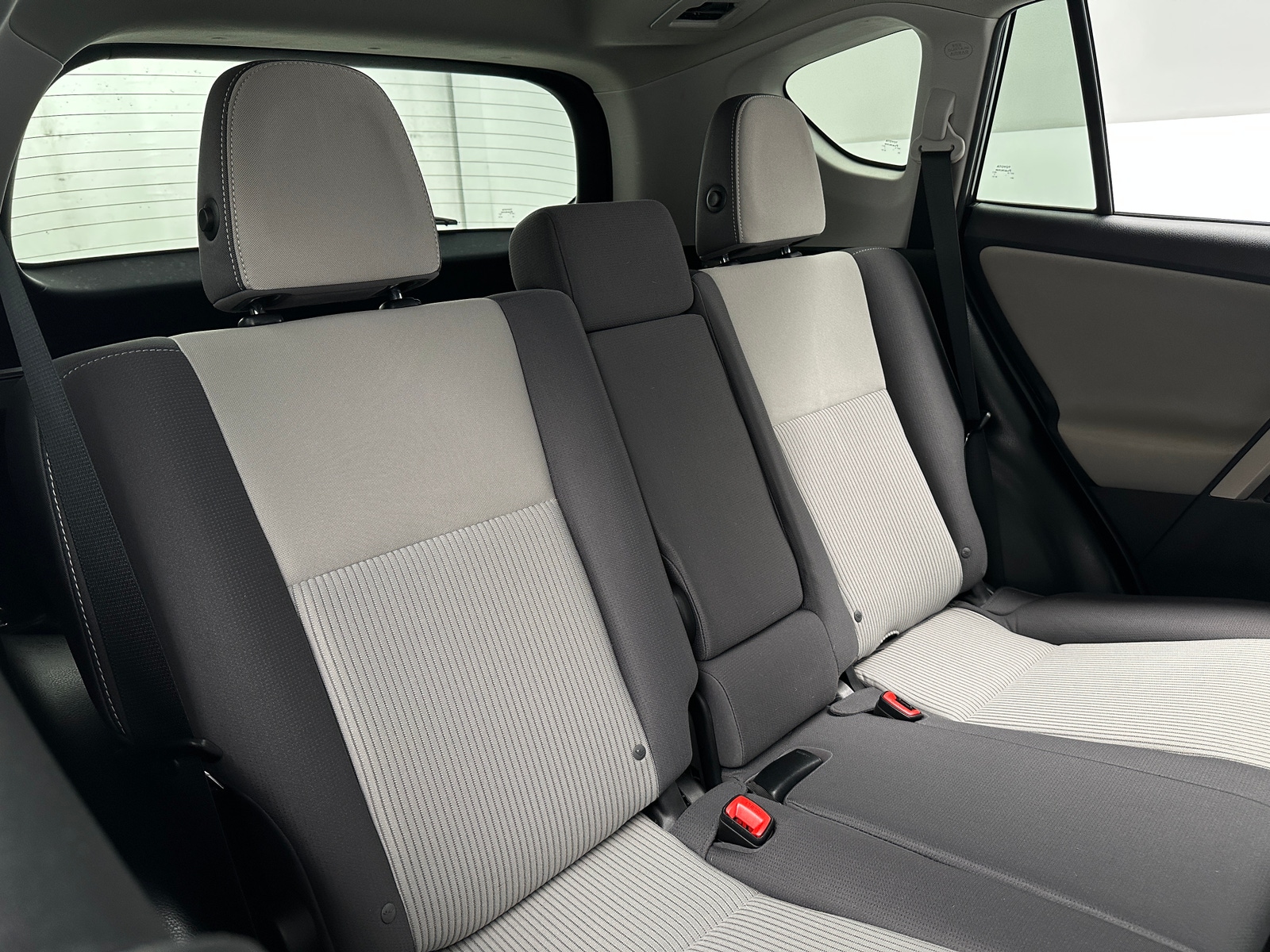 Thumbnail: 2015 Toyota RAV4 - 6